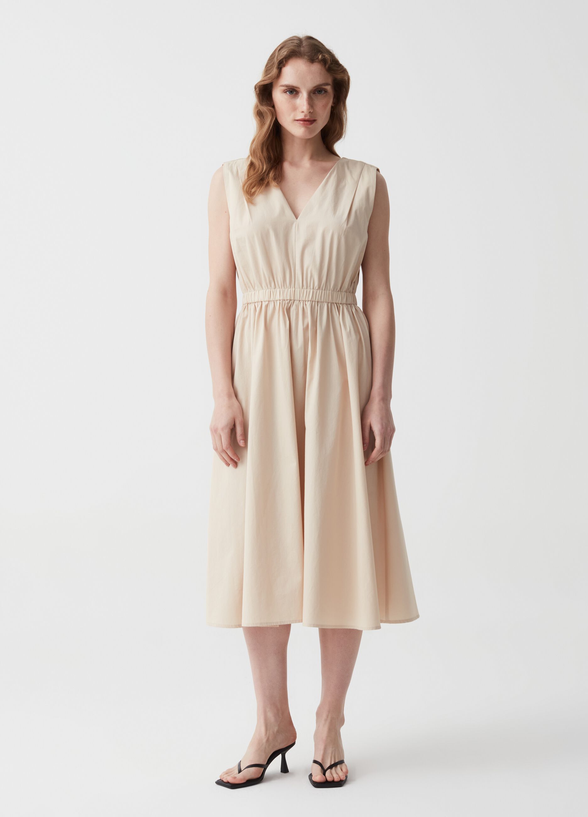 Midi dress with V neck