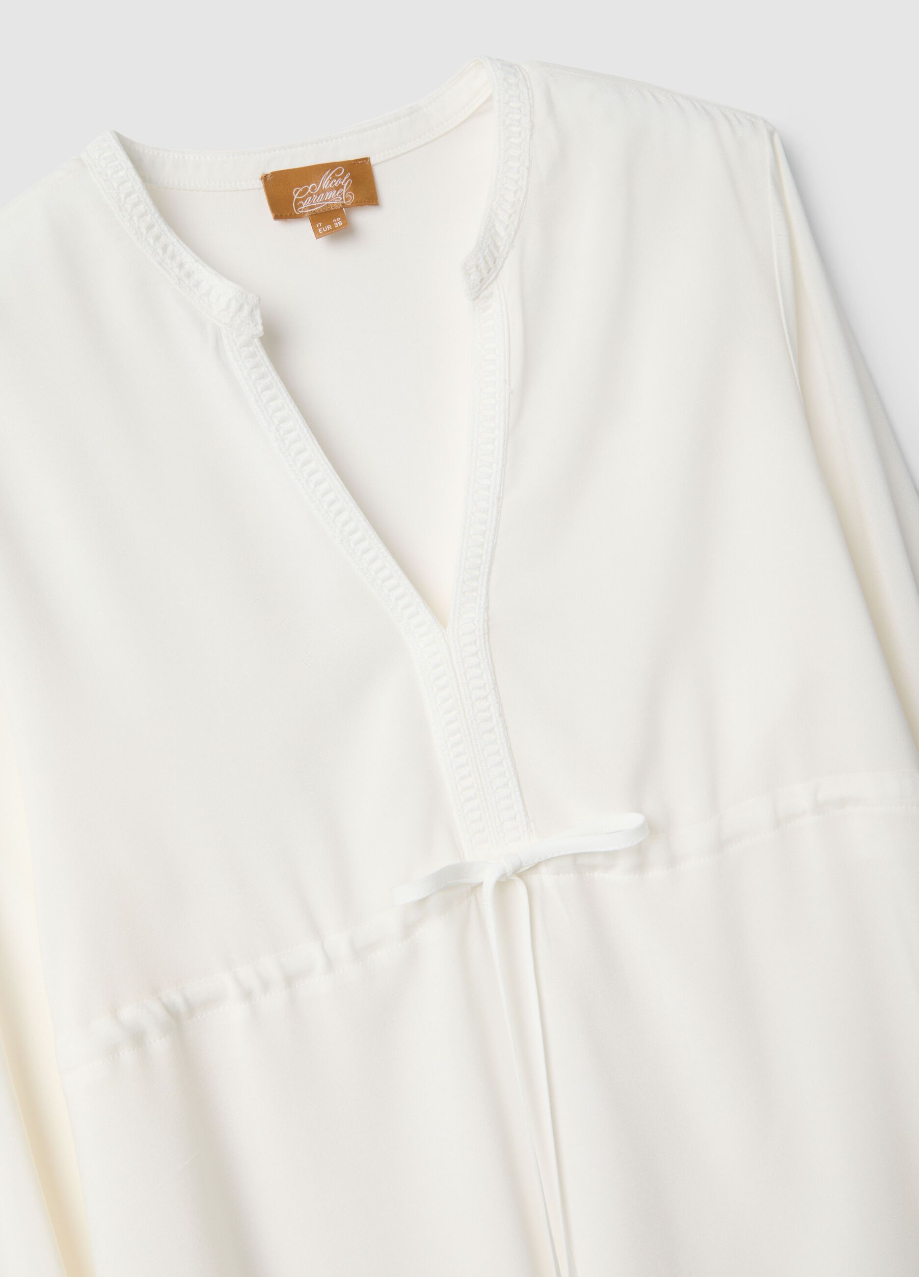 White maternity blouse in pure viscose with Mandarin collar