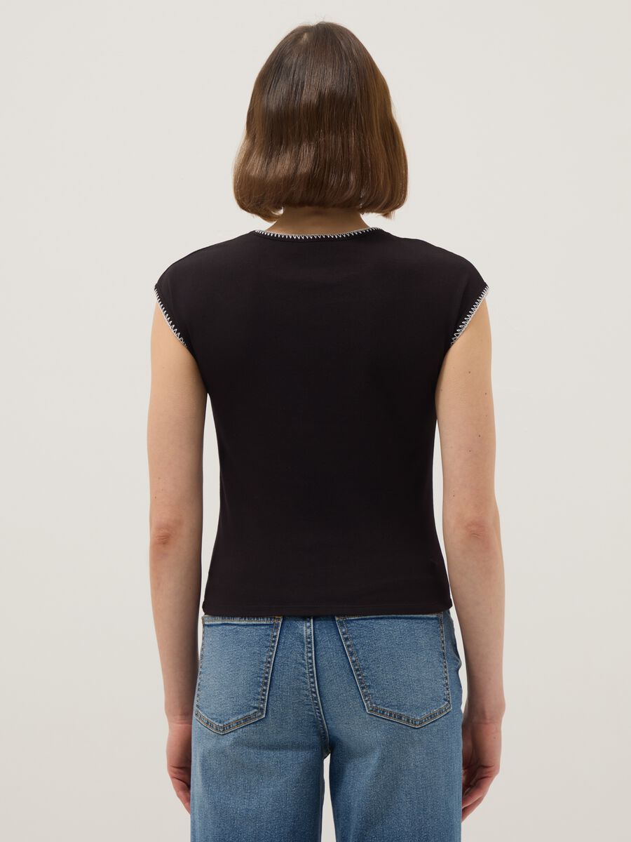 Black stretchy cotton T-shirt regular fit with stitching_2