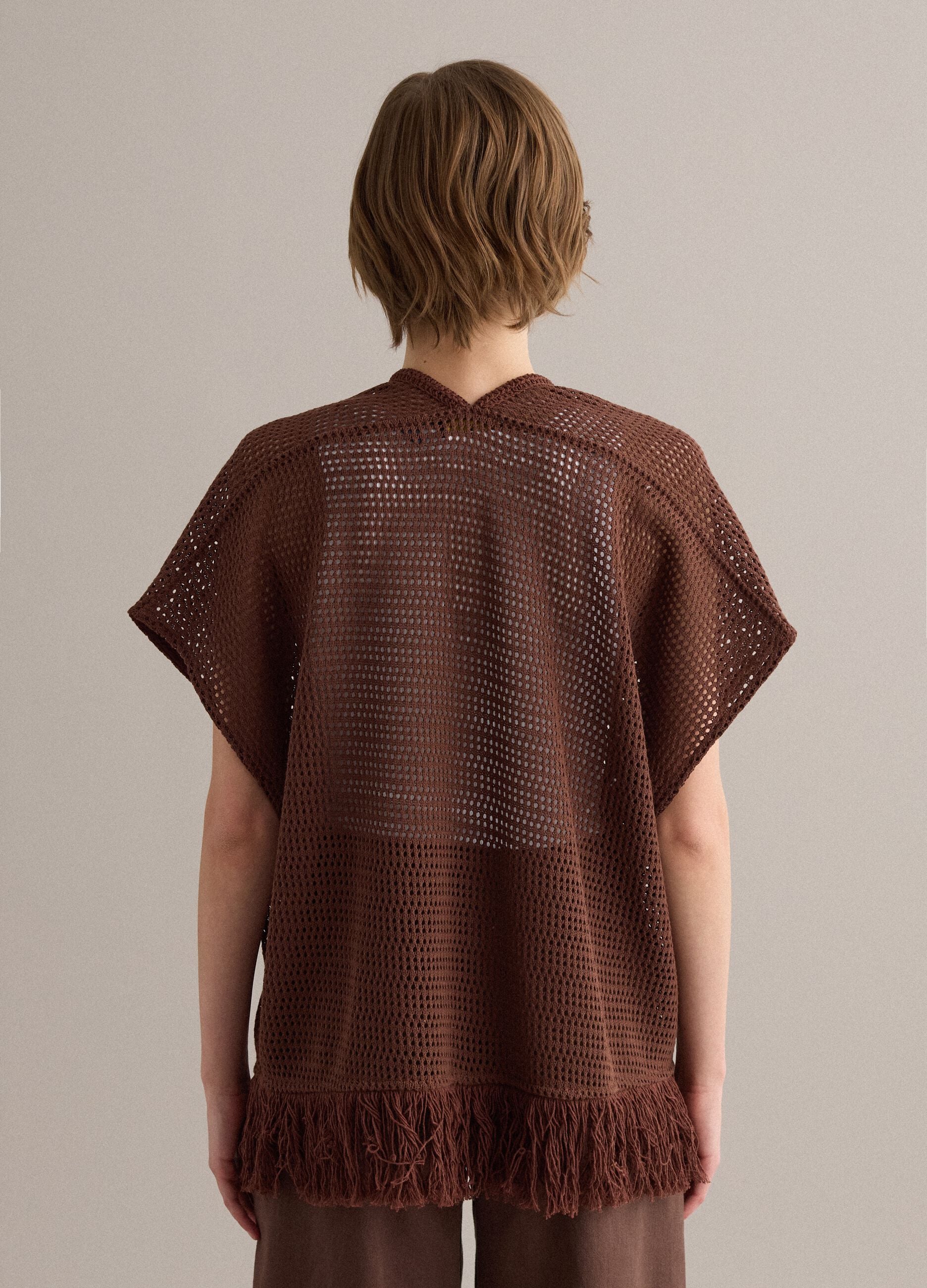 Cardigan marrone in misto viscosa a rete con frange