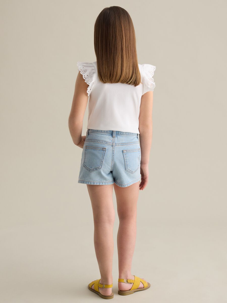 Denim shorts with flowers embroidery_3