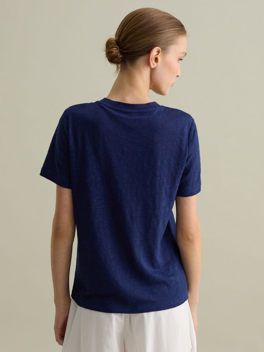 Linen T-shirt with round neck_3