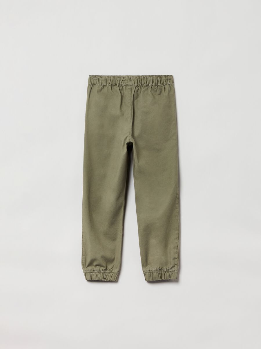 Pantalone jogger con coulisse_1