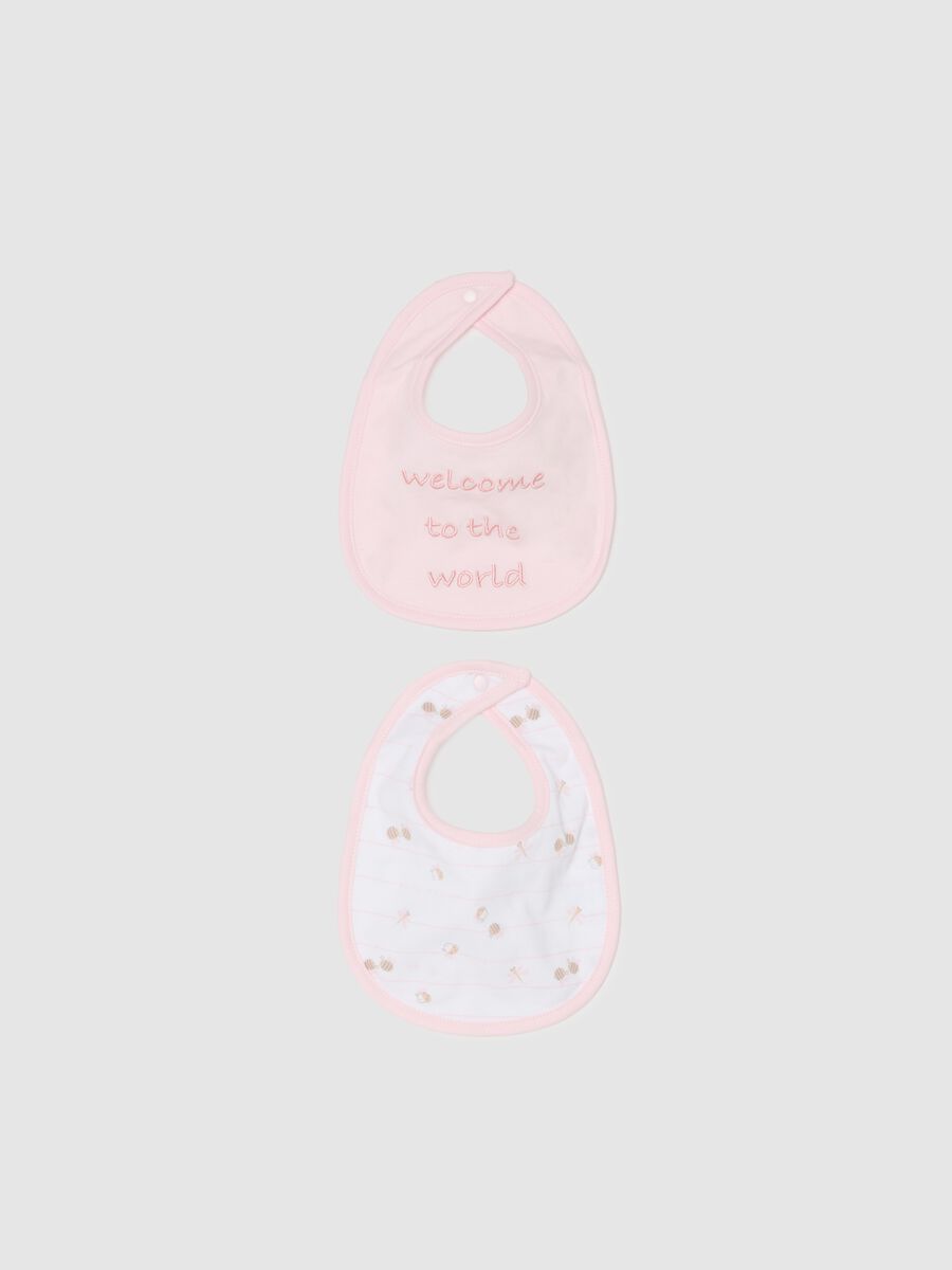 Two-pack bibs with "Welcome to the World" embroidery_0