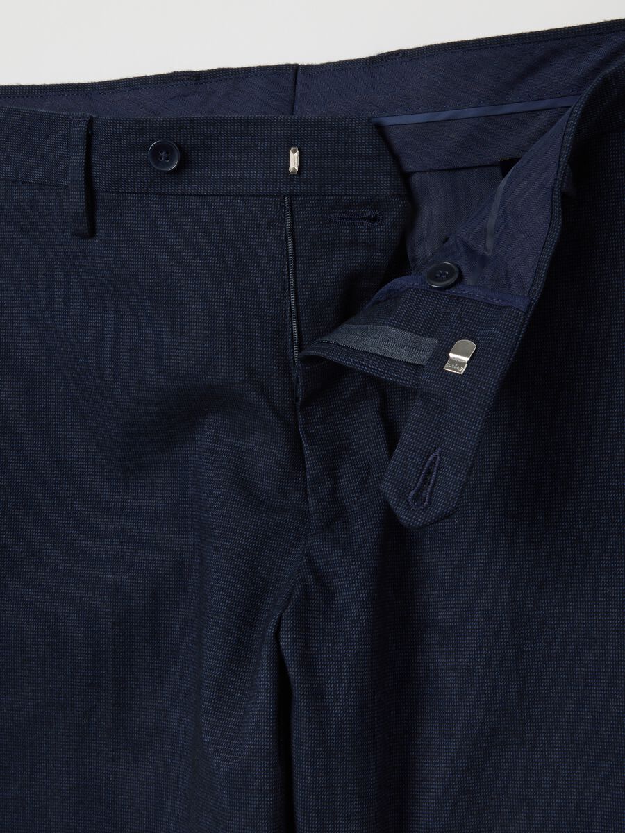 Pantaloni in cotone elasticizzato blu slim fit_1