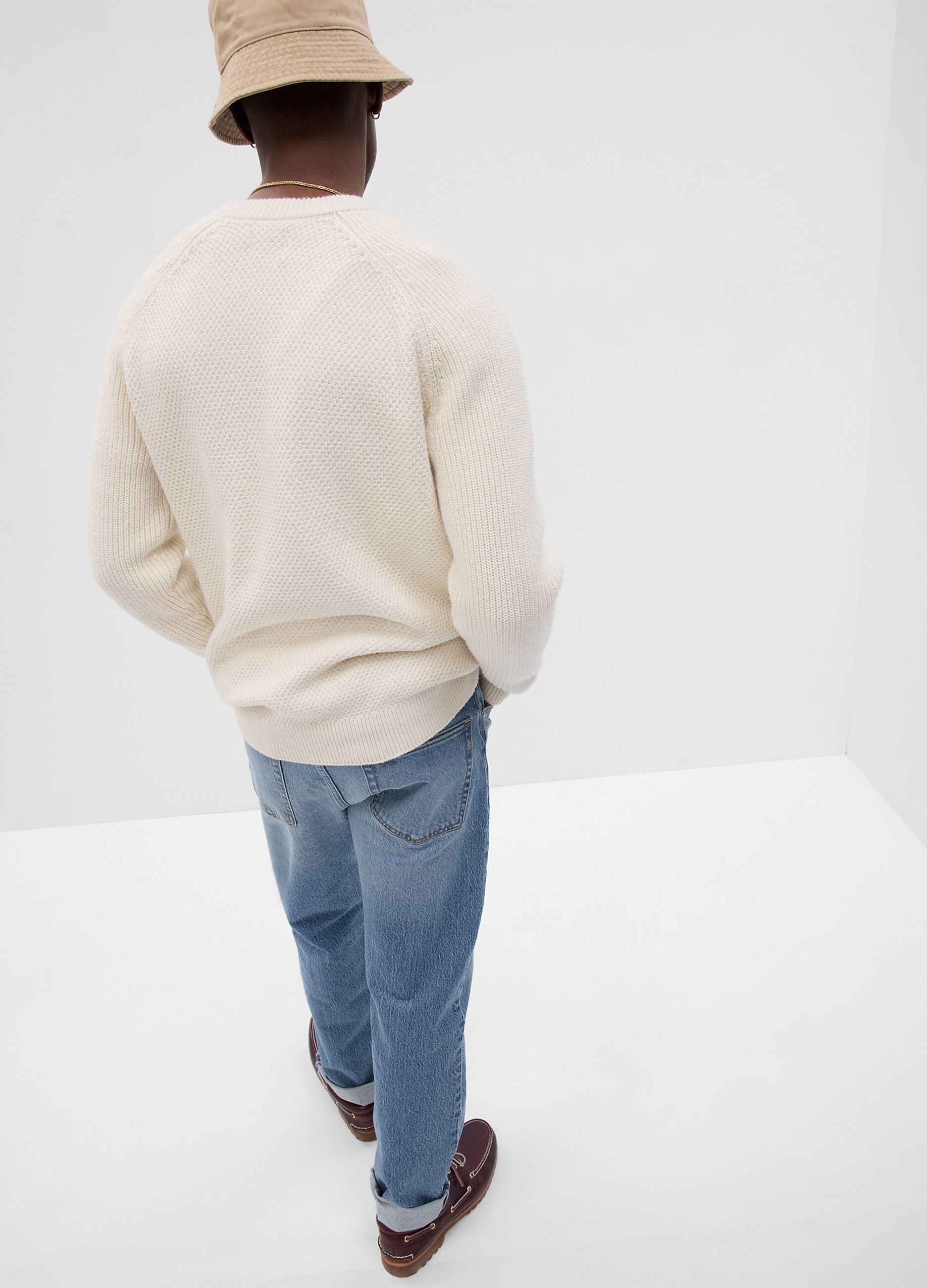 Straight-fit jeans with mid-rise waist