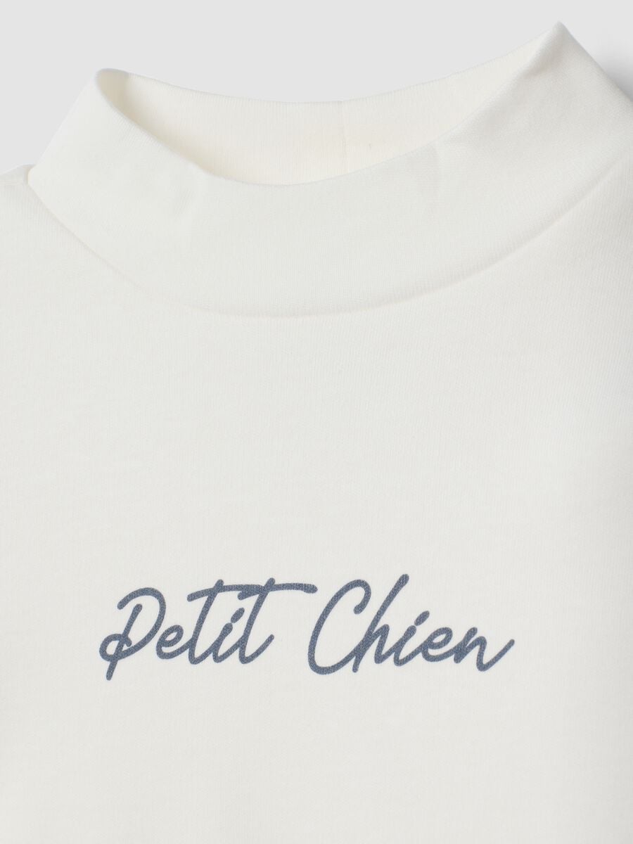 T-shirt bianca con collo rialzato in puro cotone organico con stampa_3
