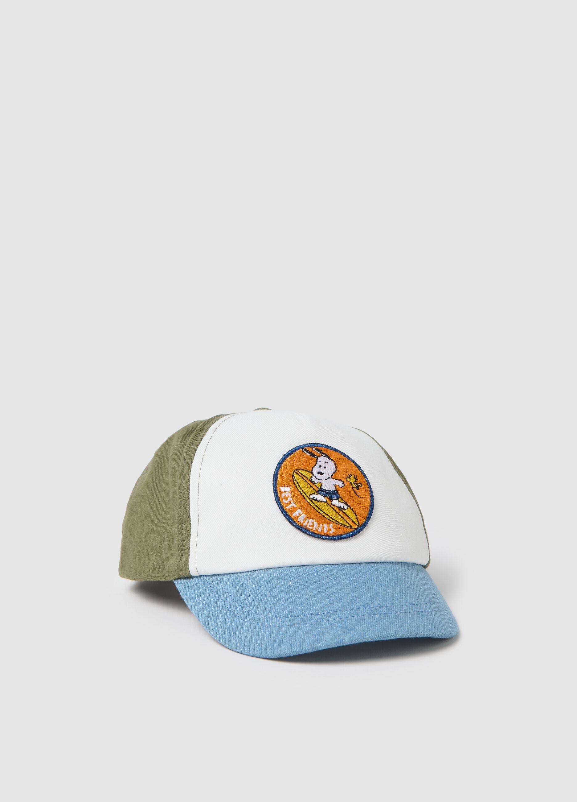Multicoloured hat with Snoopy patch in cotton