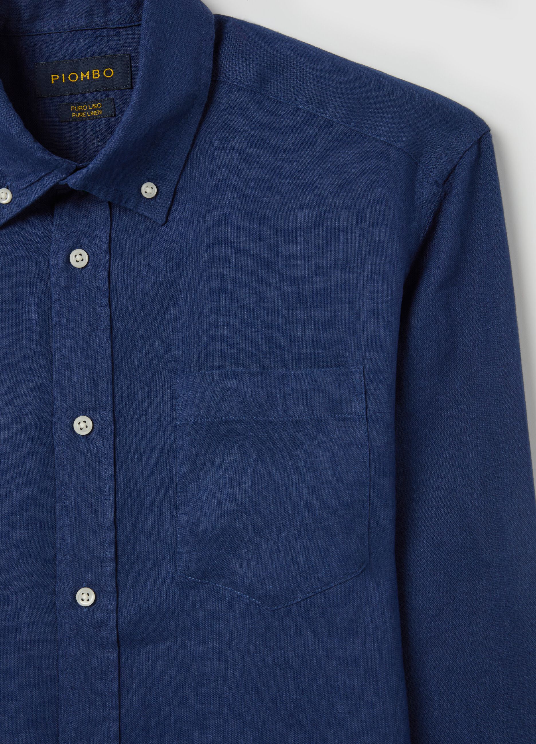 Button-down shirt in linen