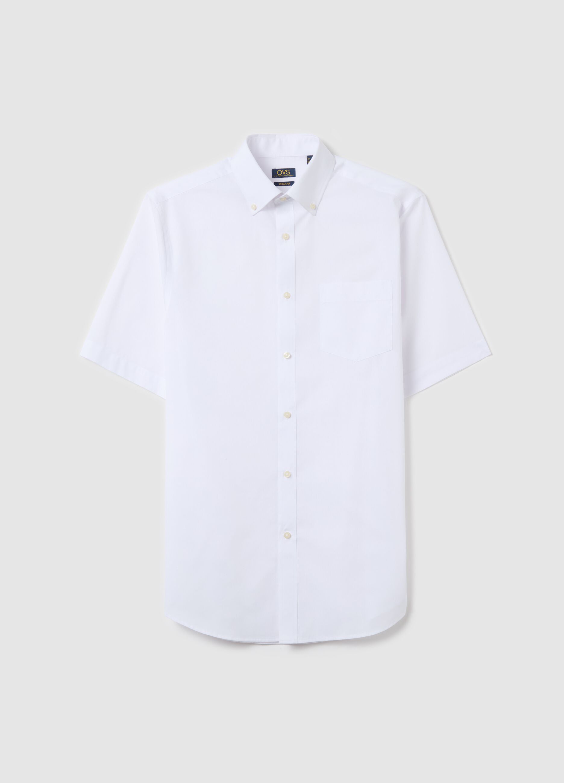 Button-down easy-iron shirt with short sleeves