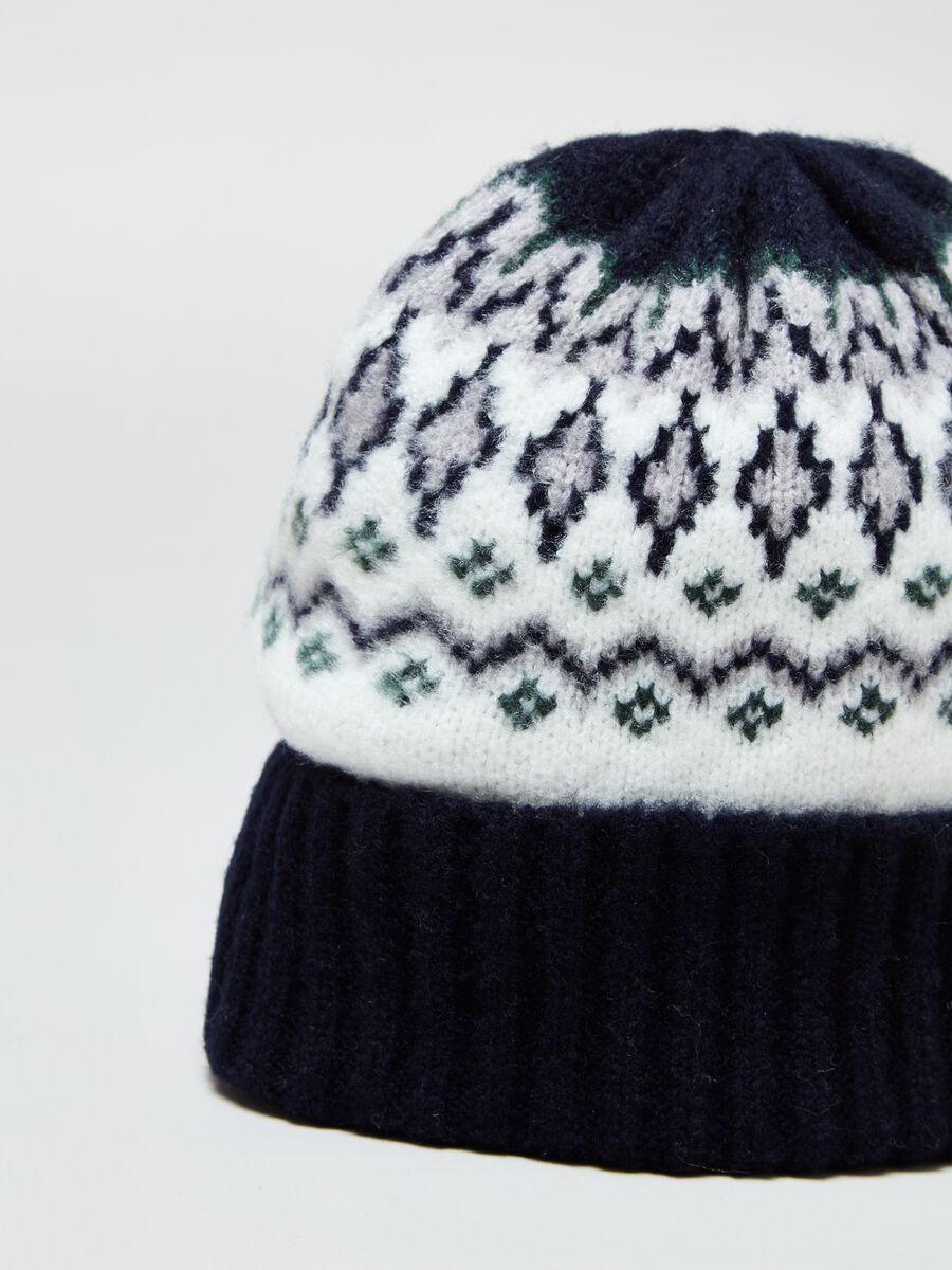 Berretto con disegno norvegese jacquard_2