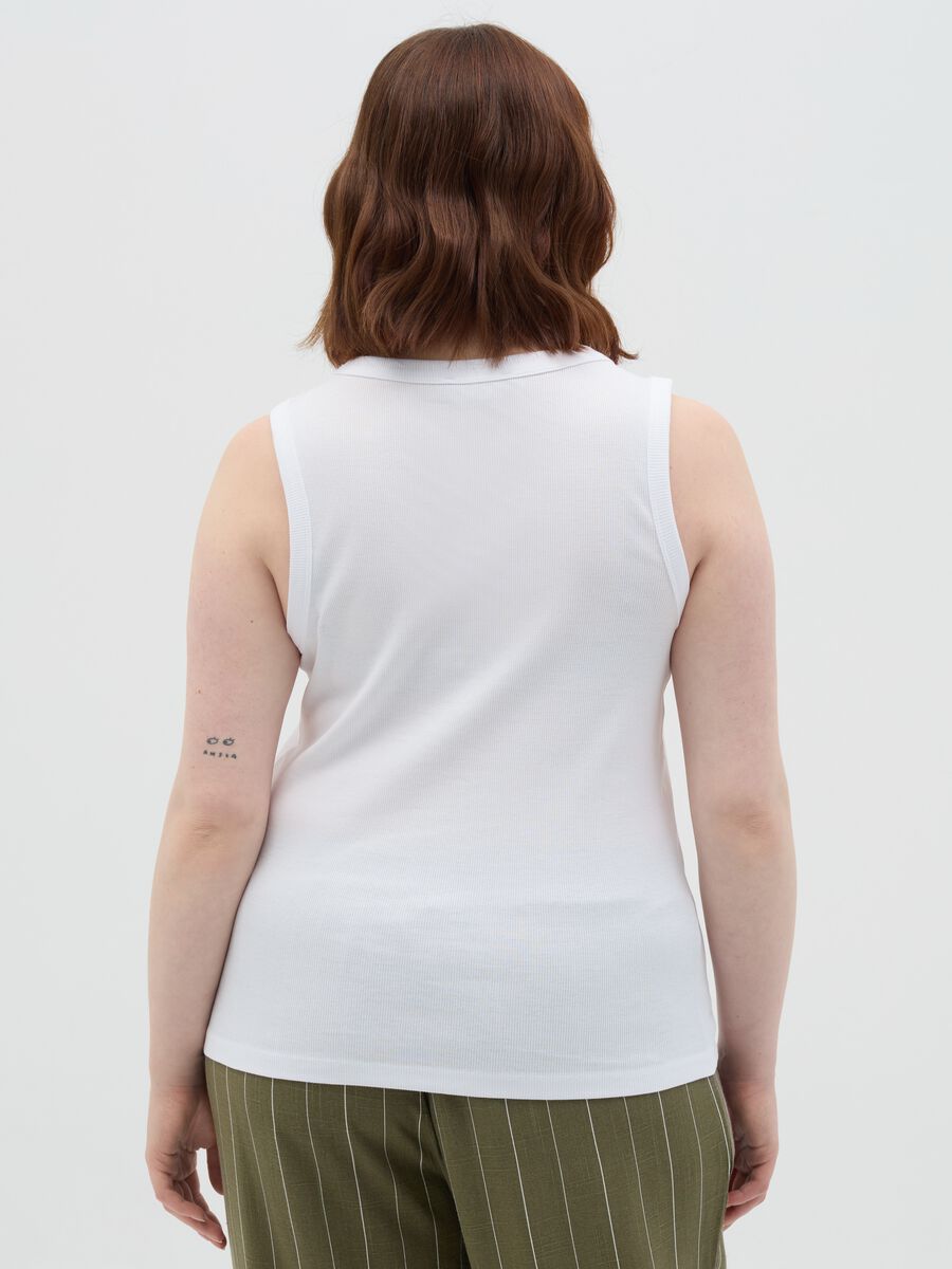 White ribbed top_3