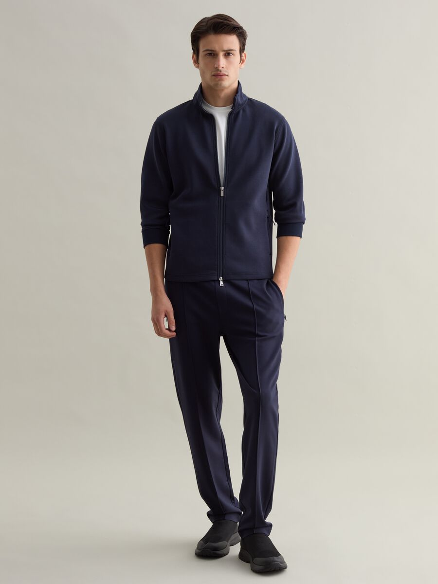 Tech joggers with raised stitching_1