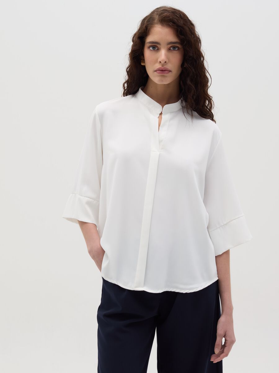 Blusa con maniche a kimono_0