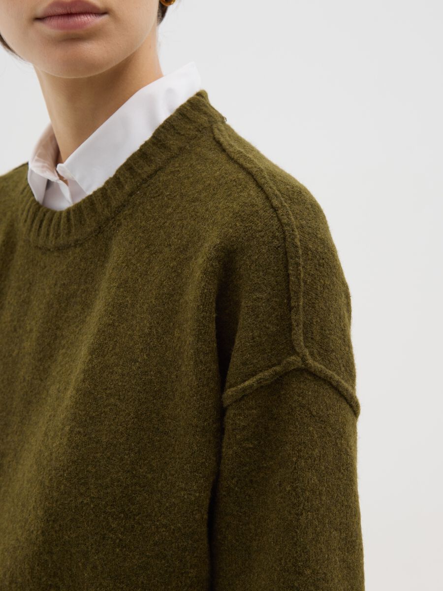 Green stretchy fabric oversized pullover with round neck_3