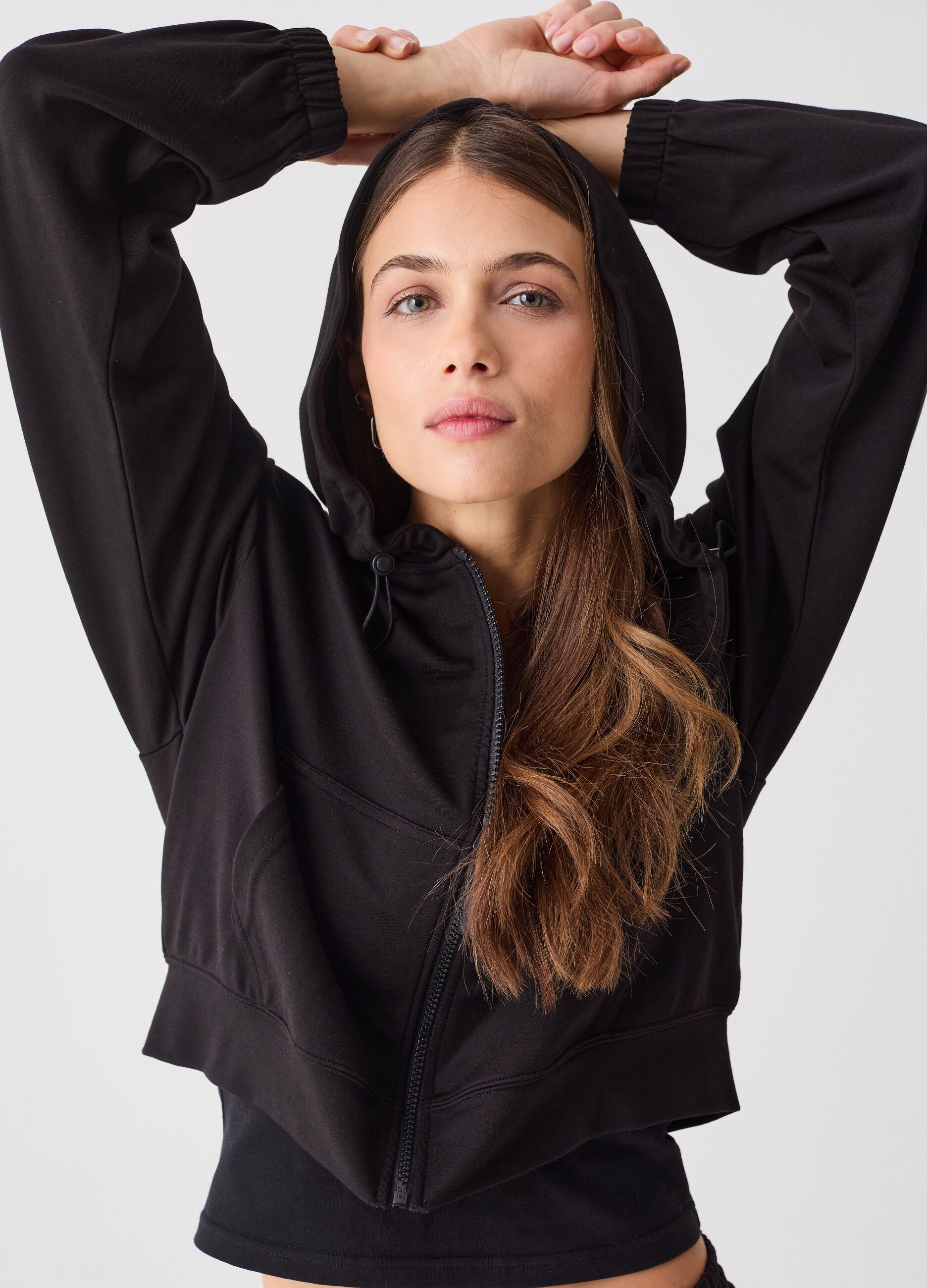 ALTAVIA STUDIO crop full-zip sweatshirt with hood and piping