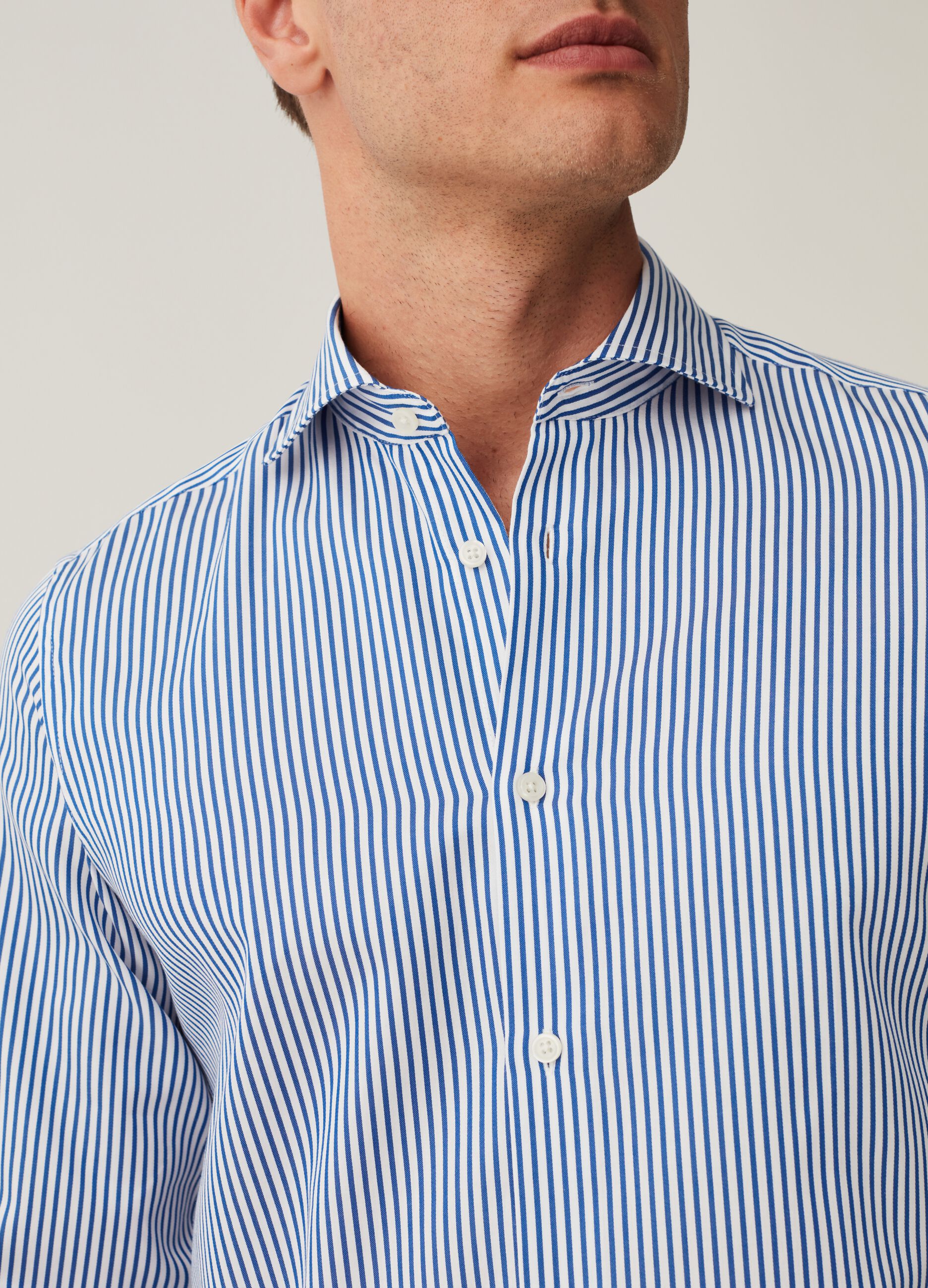 Camicia slim fit in cotone a righe_3