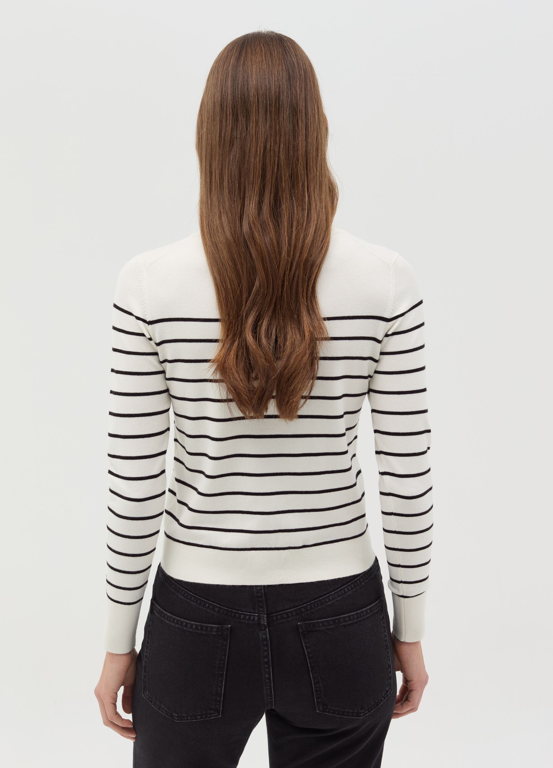 Long-sleeved top with striped pattern
