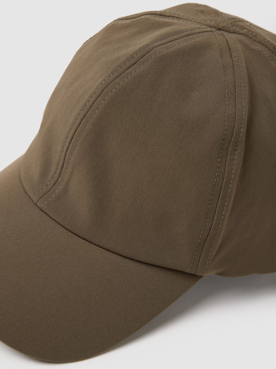 Brown cap with adjustable visor_2
