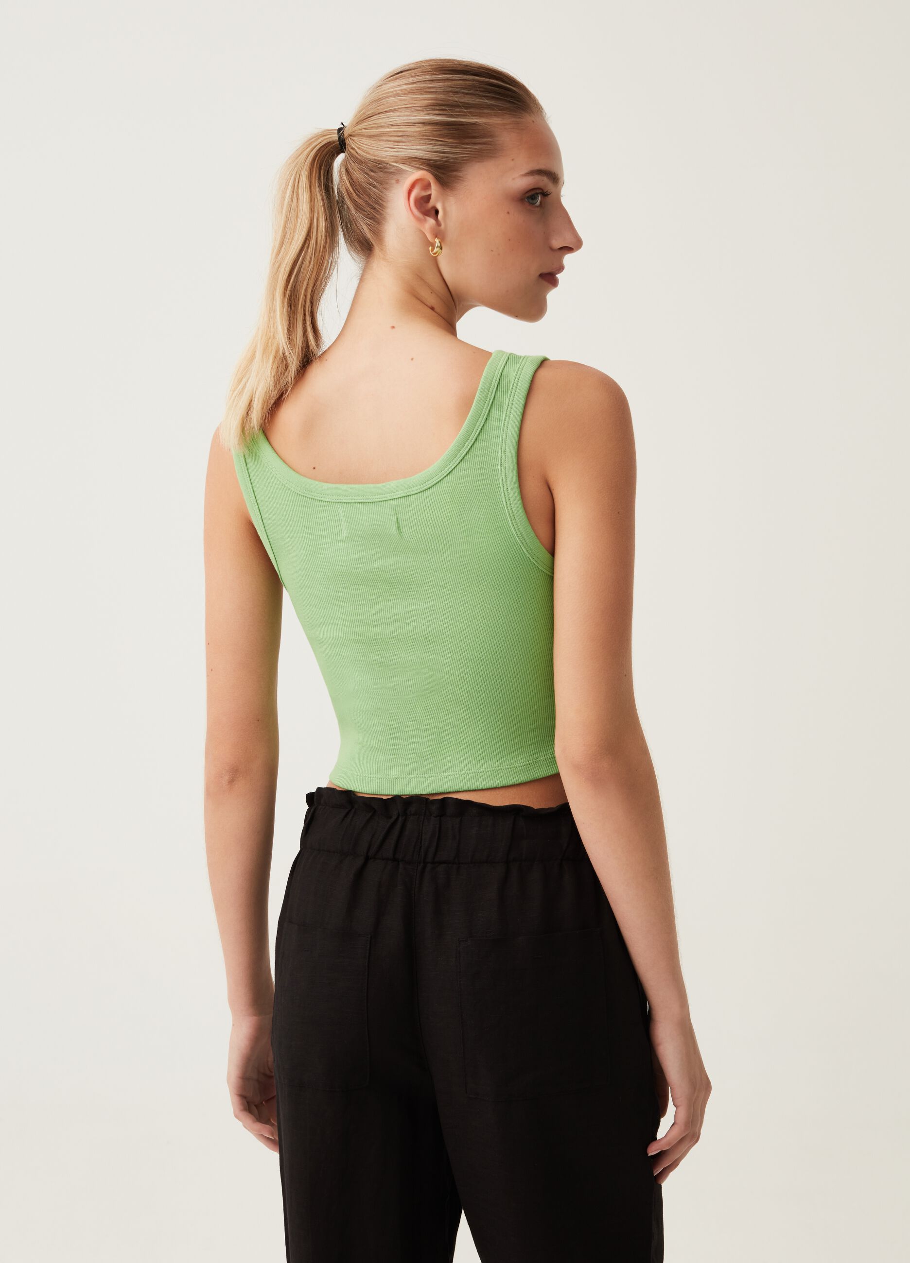 Crop top a costine con scollo serafino_2
