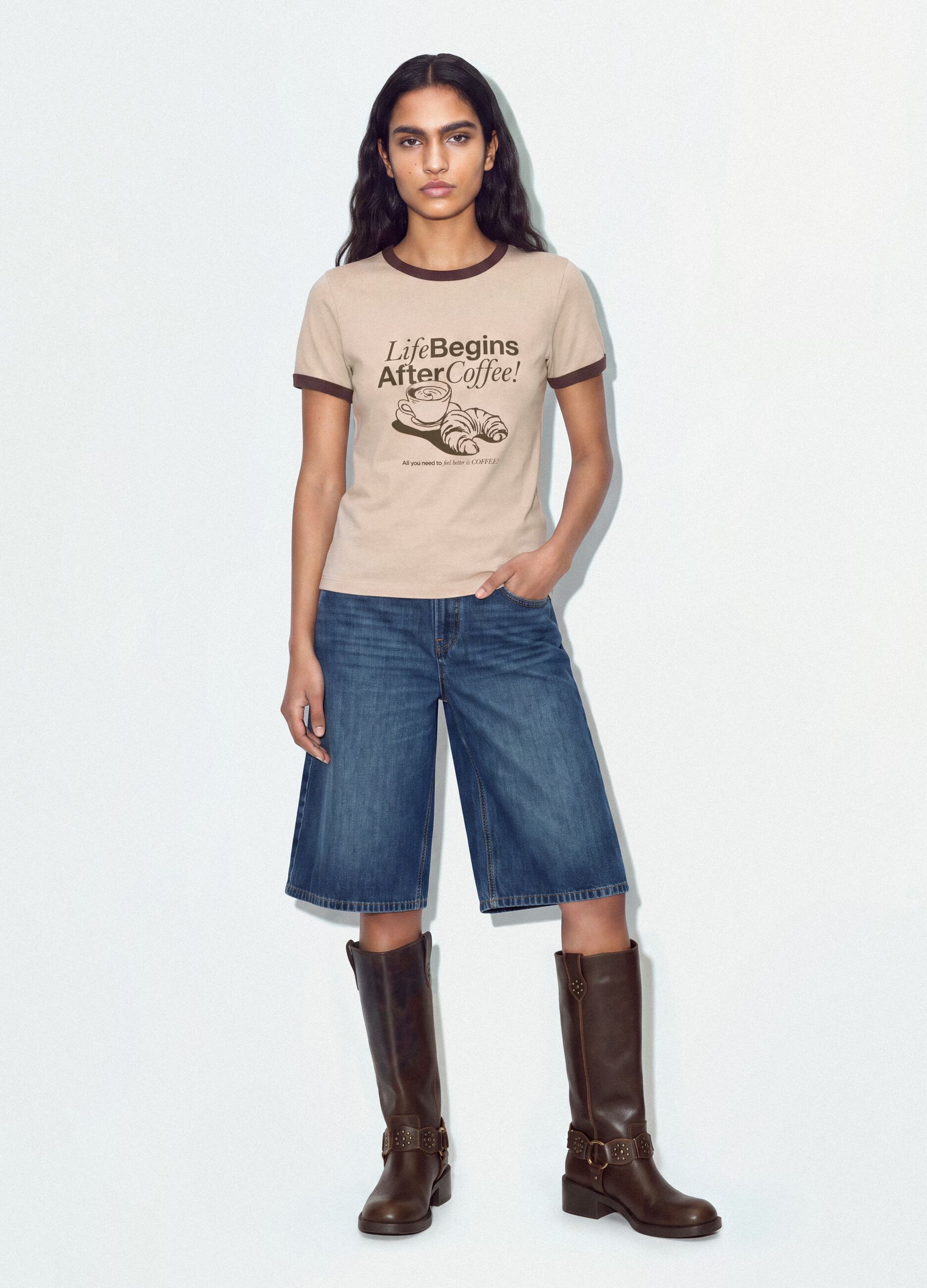 Pink cotton T-shirt with front graphic print and contrast trims