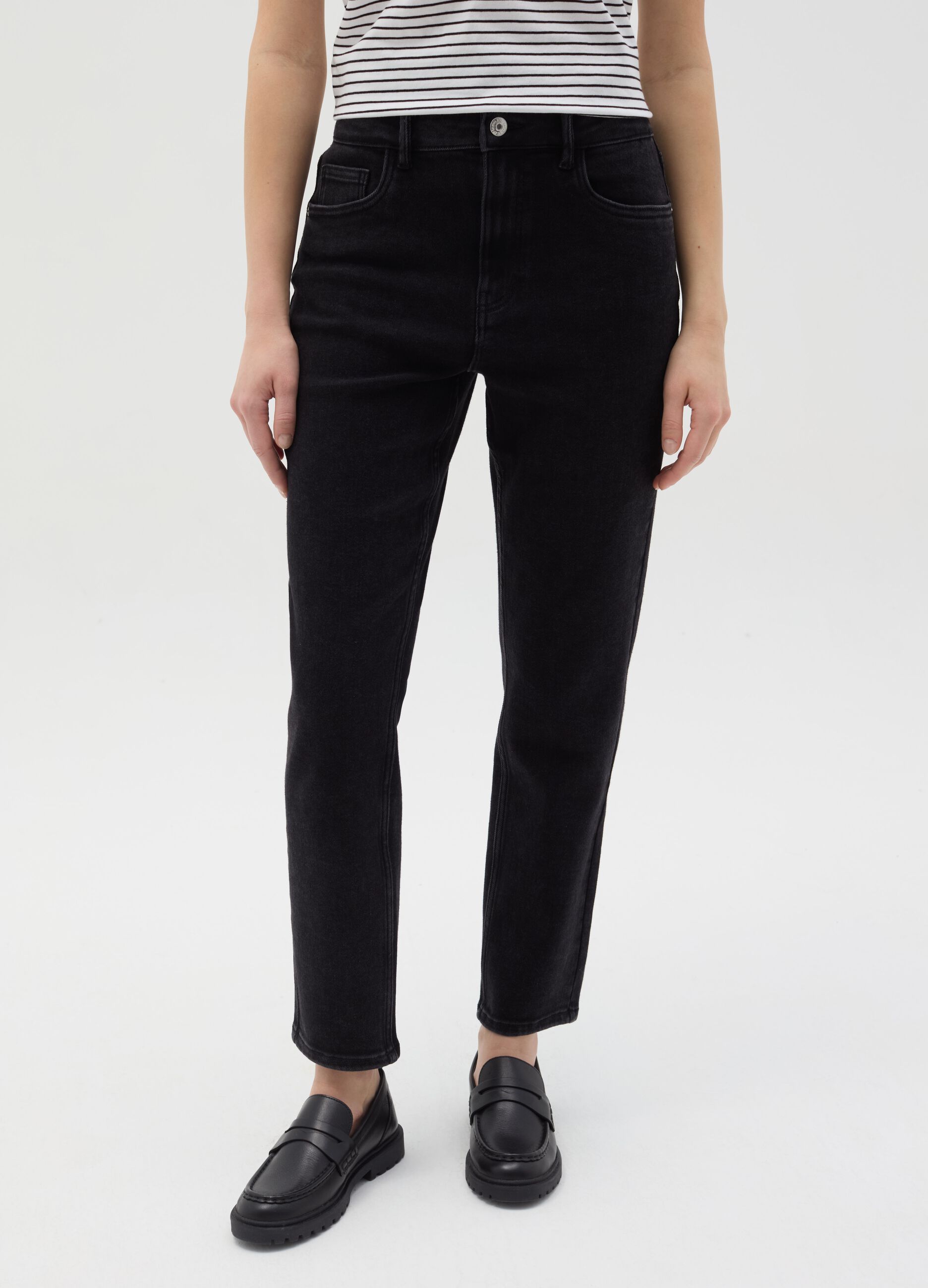 Slim-fit stretch jeans with five pockets