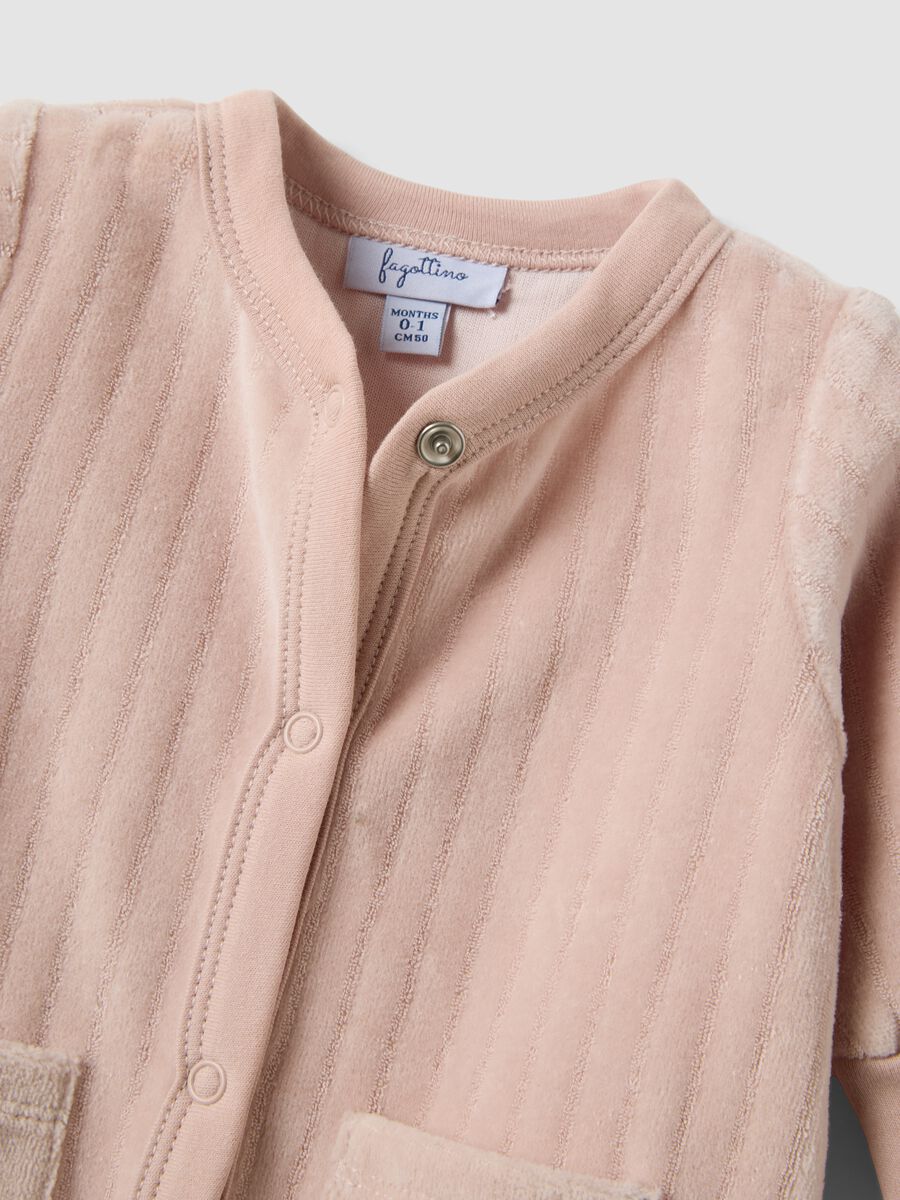 Pink organic cotton-blend sleepsuit with built-in feet_2