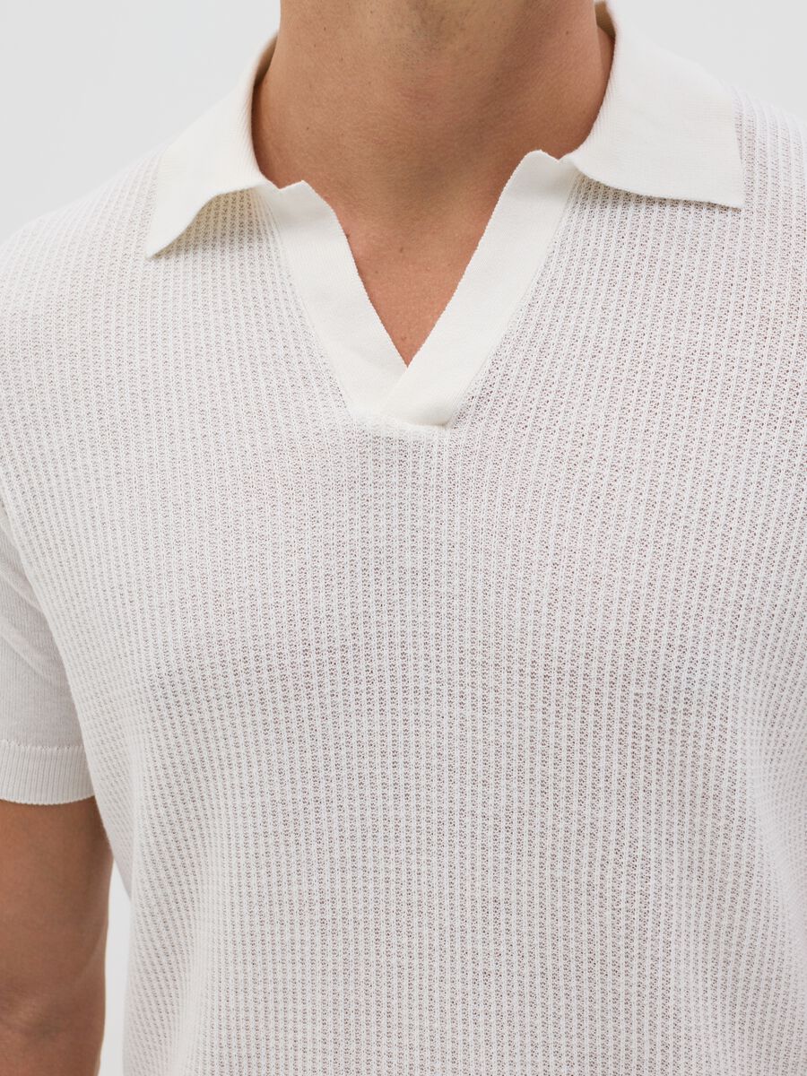 White polo shirt with jacquard weave_3