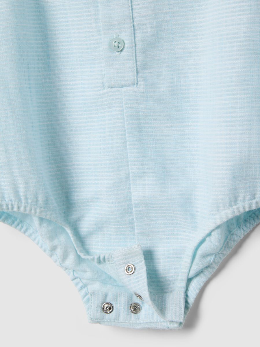 Multicoloured striped pure cotton baby bodysuit with embroidery and buttons_3