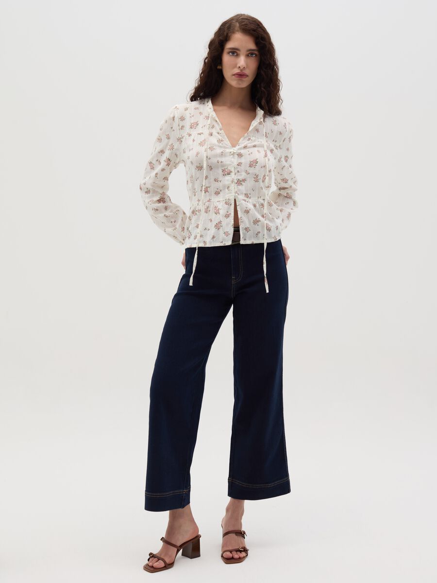 Blouse with laces and striped motif_1