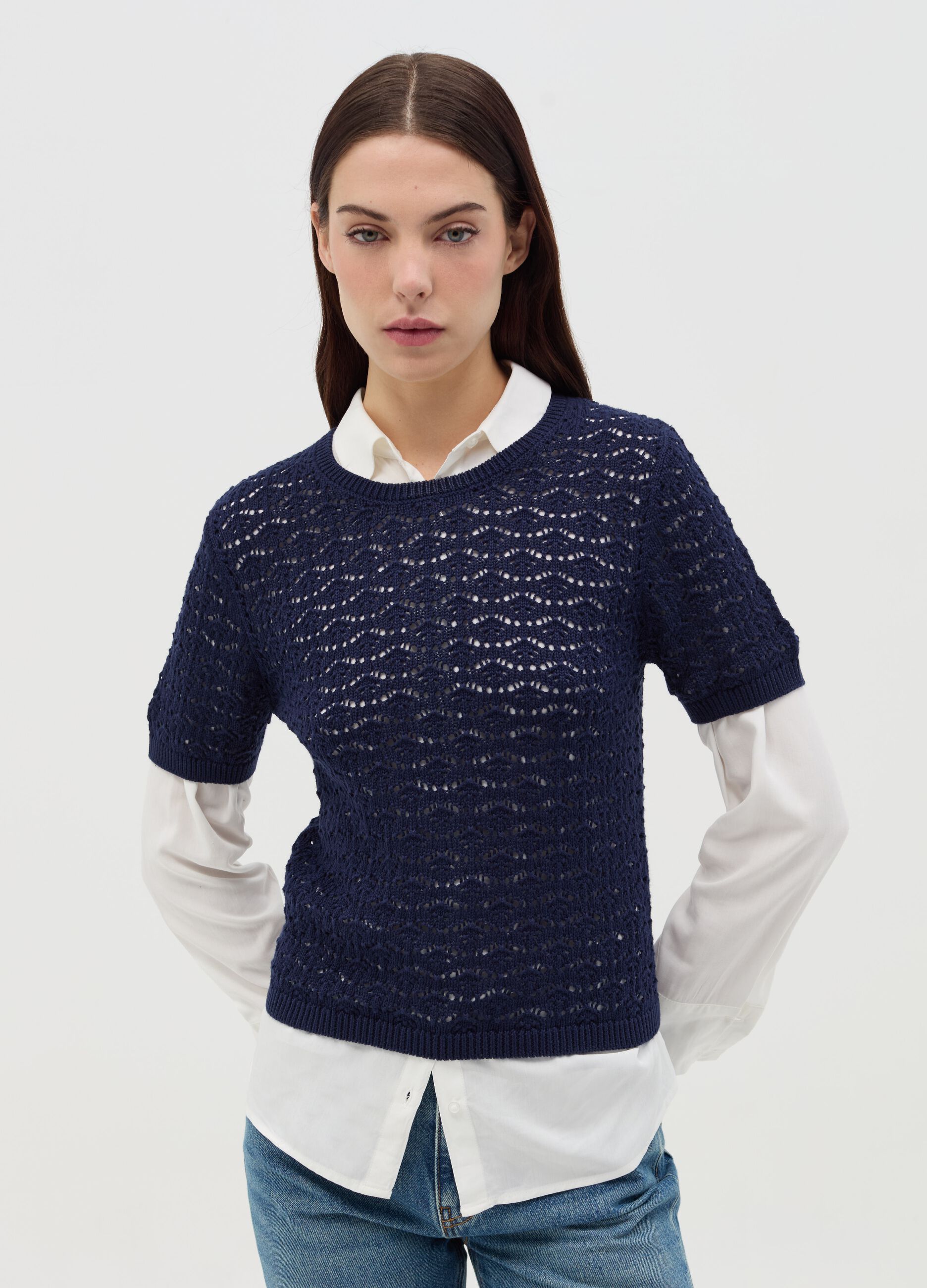 Crochet top with short sleeves