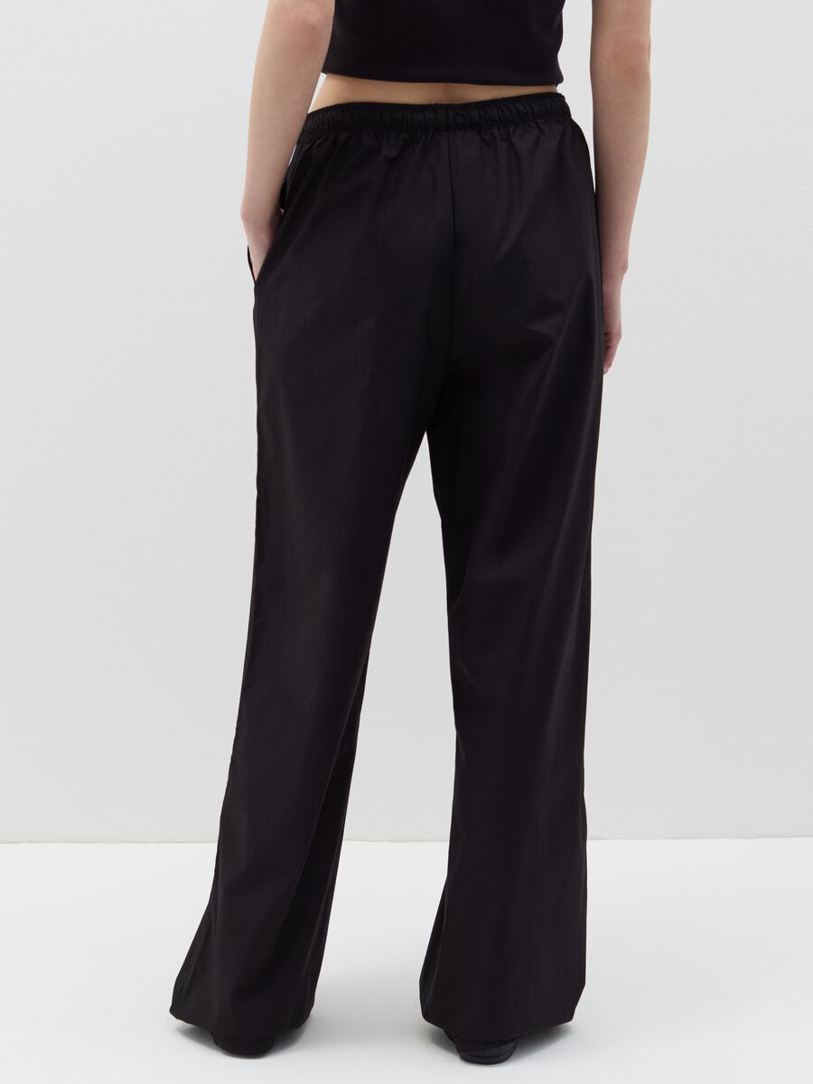 Poplin joggers with contrasting edging_3