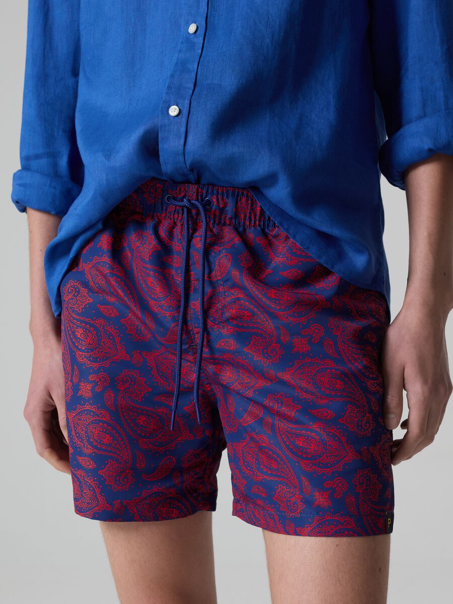 Bermuda swim shorts with drawstring and paisley print_1