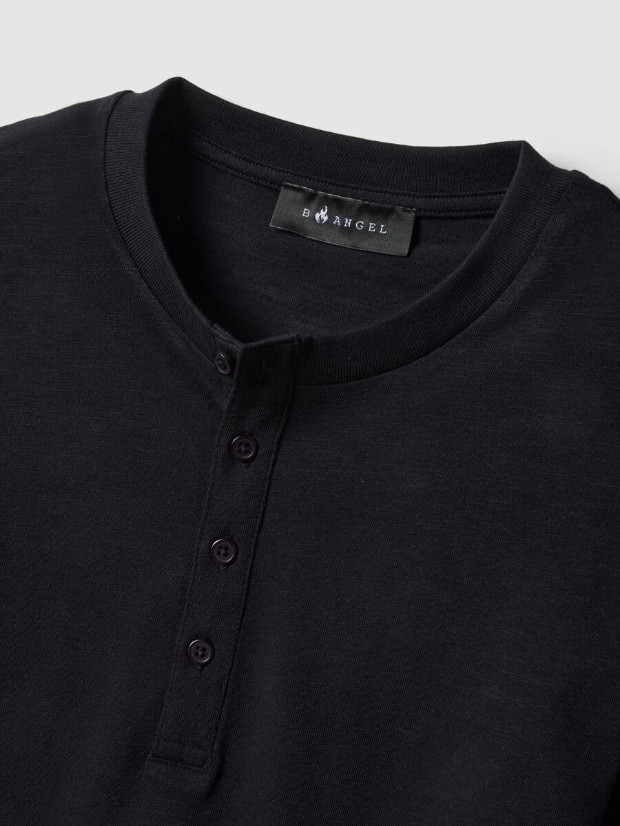Maglia in puro cotone nera regular fit con bottoni_1