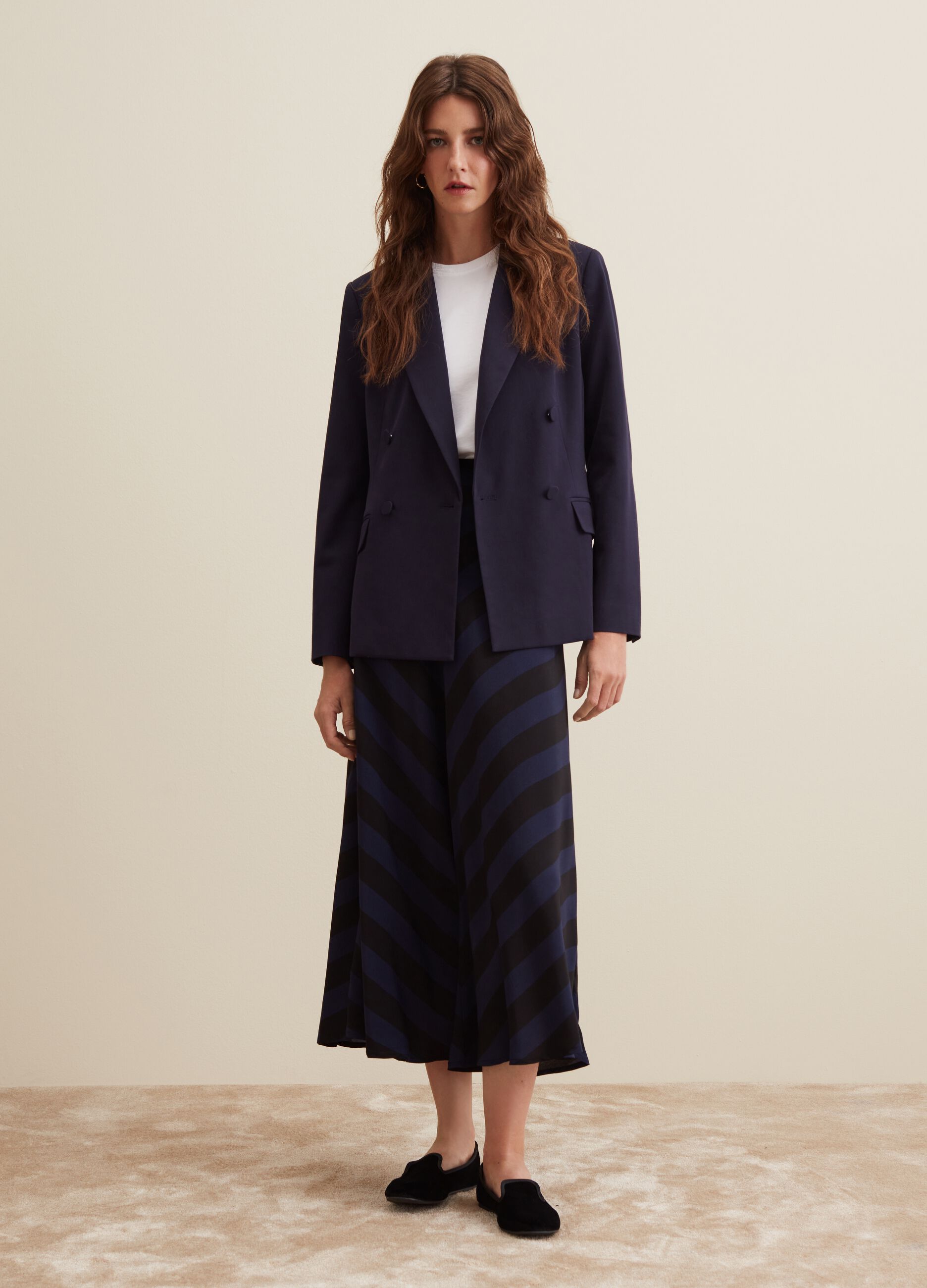 Gonna midi in viscosa satin a righe diagonali_0