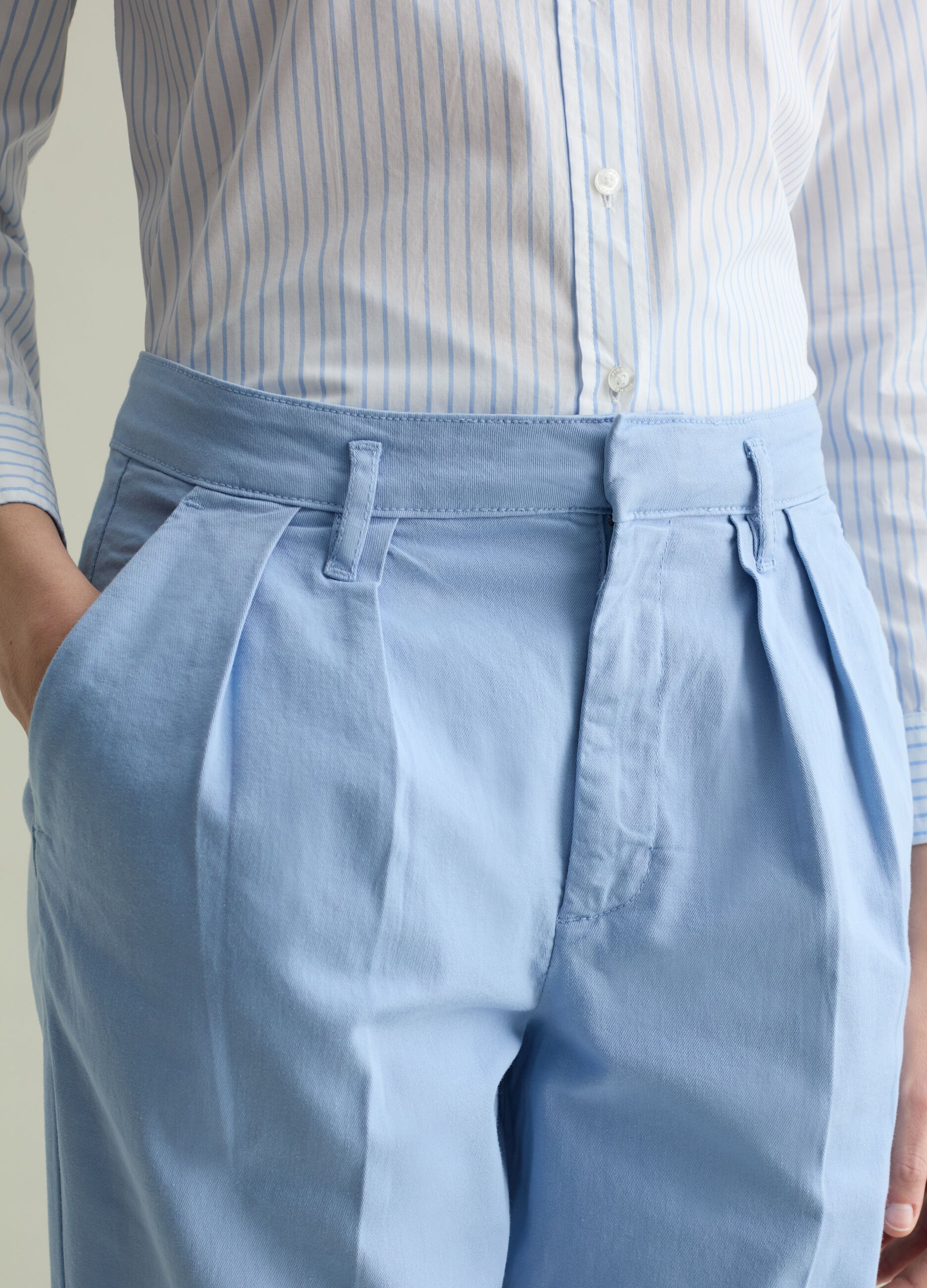 Cropped chino trousers with darts