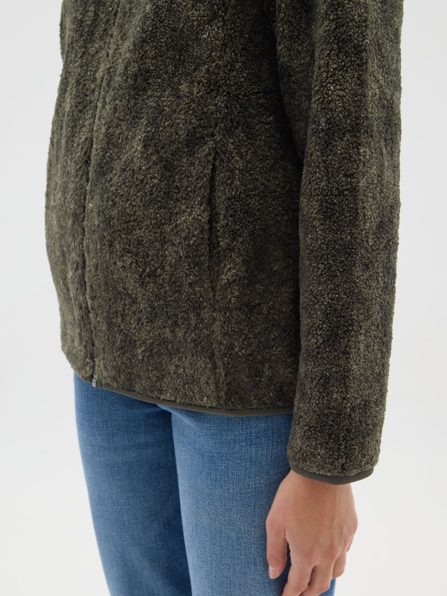 Felpa verde regular fit con zip_3