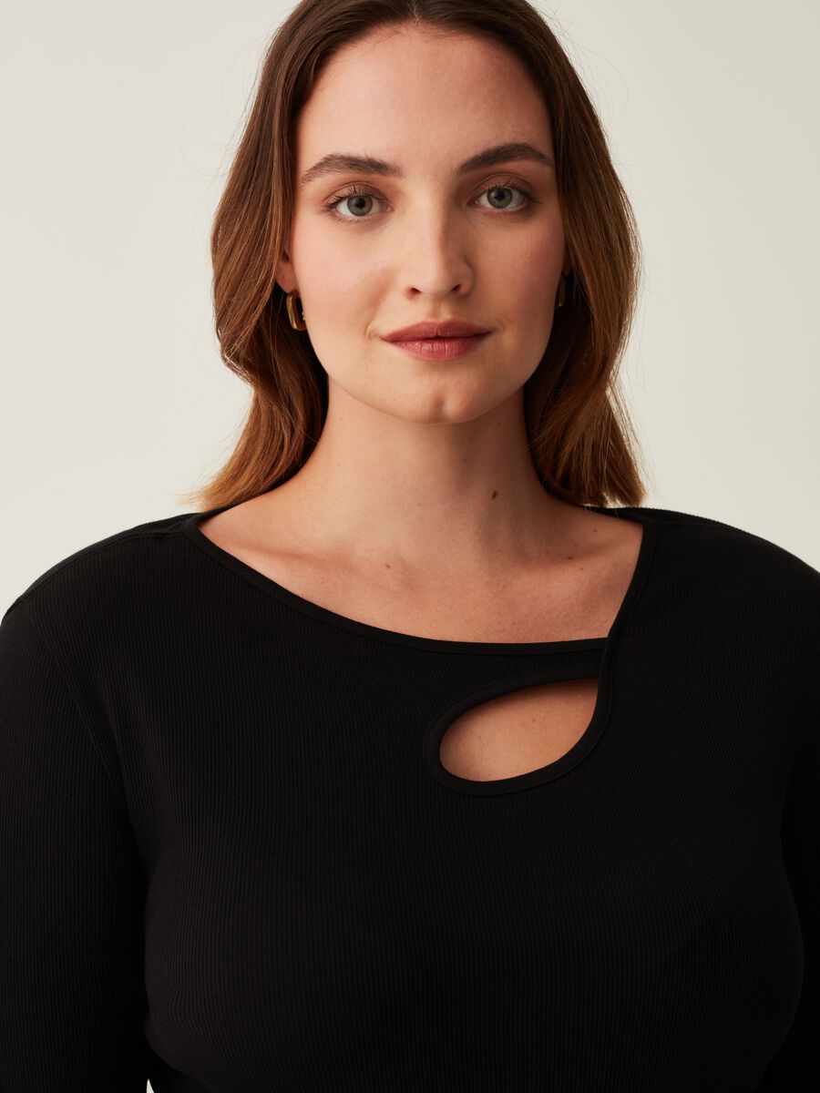 T-shirt a costine con dettaglio cut out Curvy_0