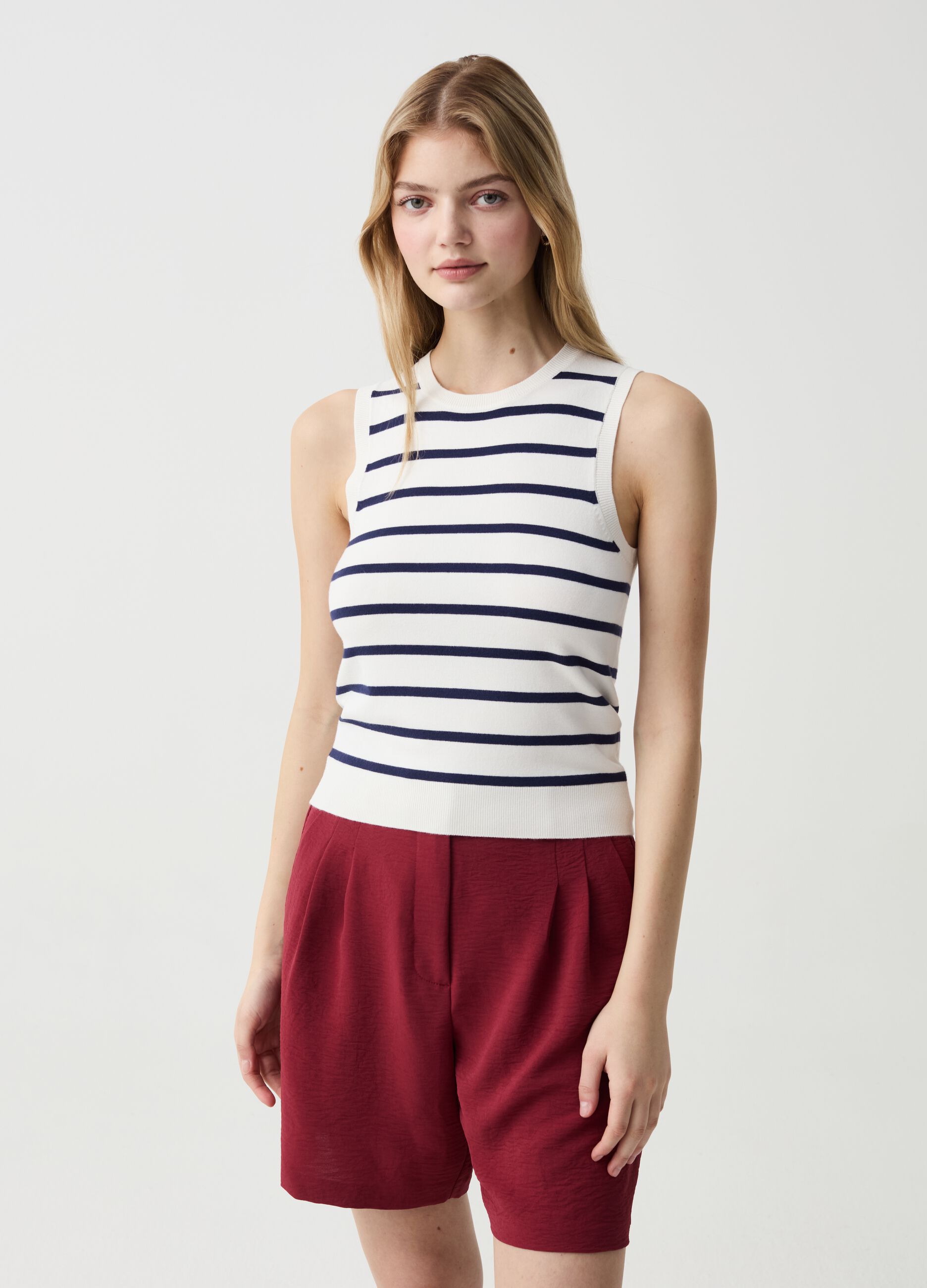 Striped tank top with round neck