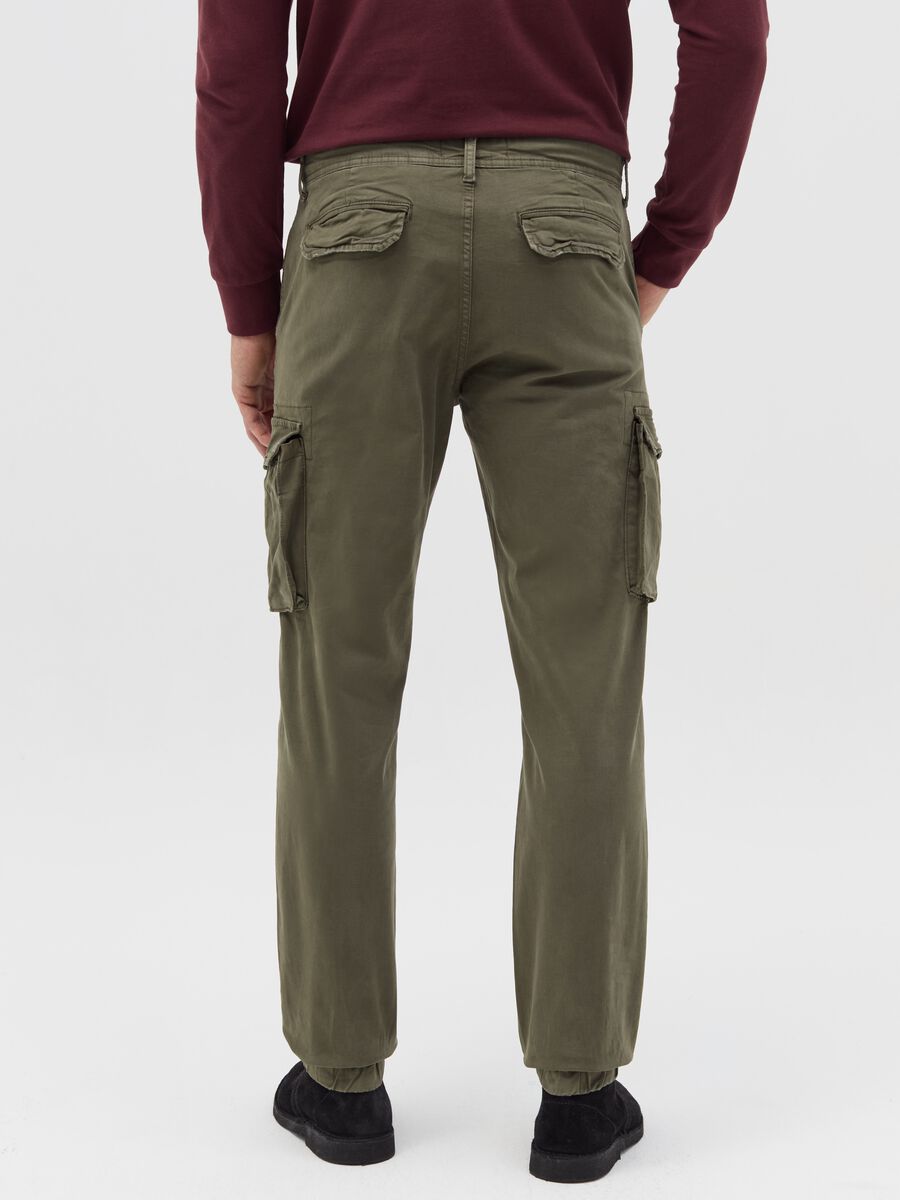 Stretch cotton cargo trousers_3