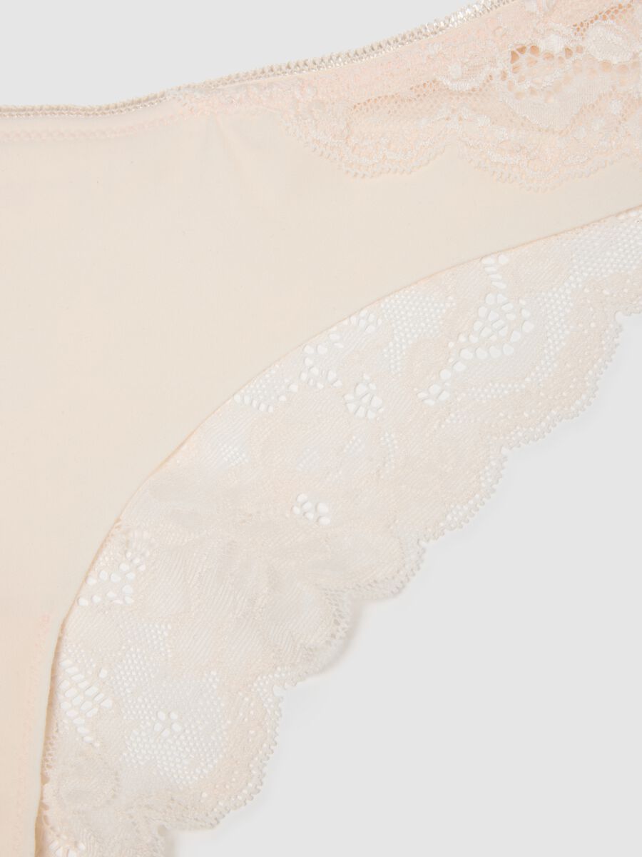 Beige regular fit briefs with lace inserts_5