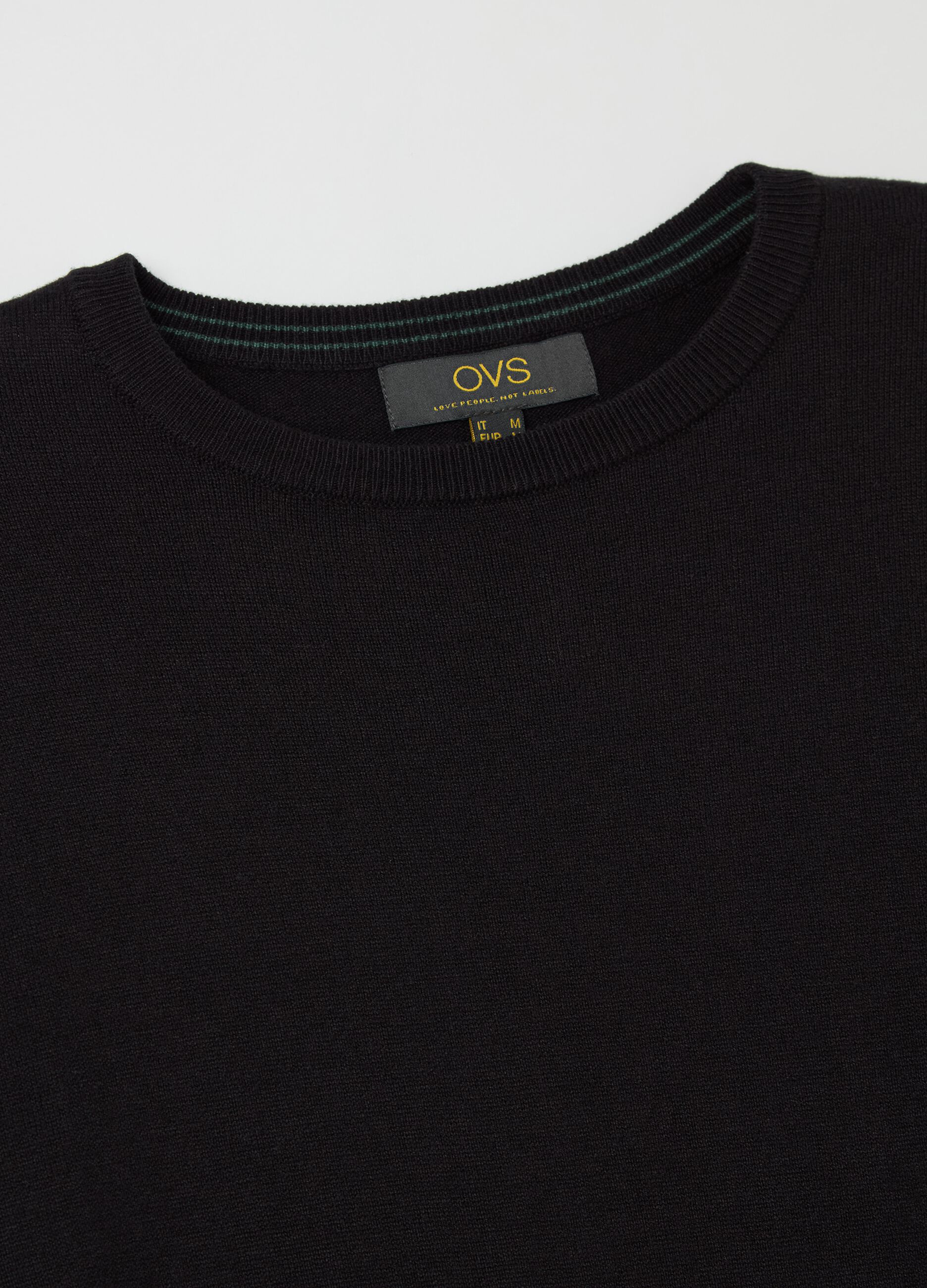 Round neck pullover