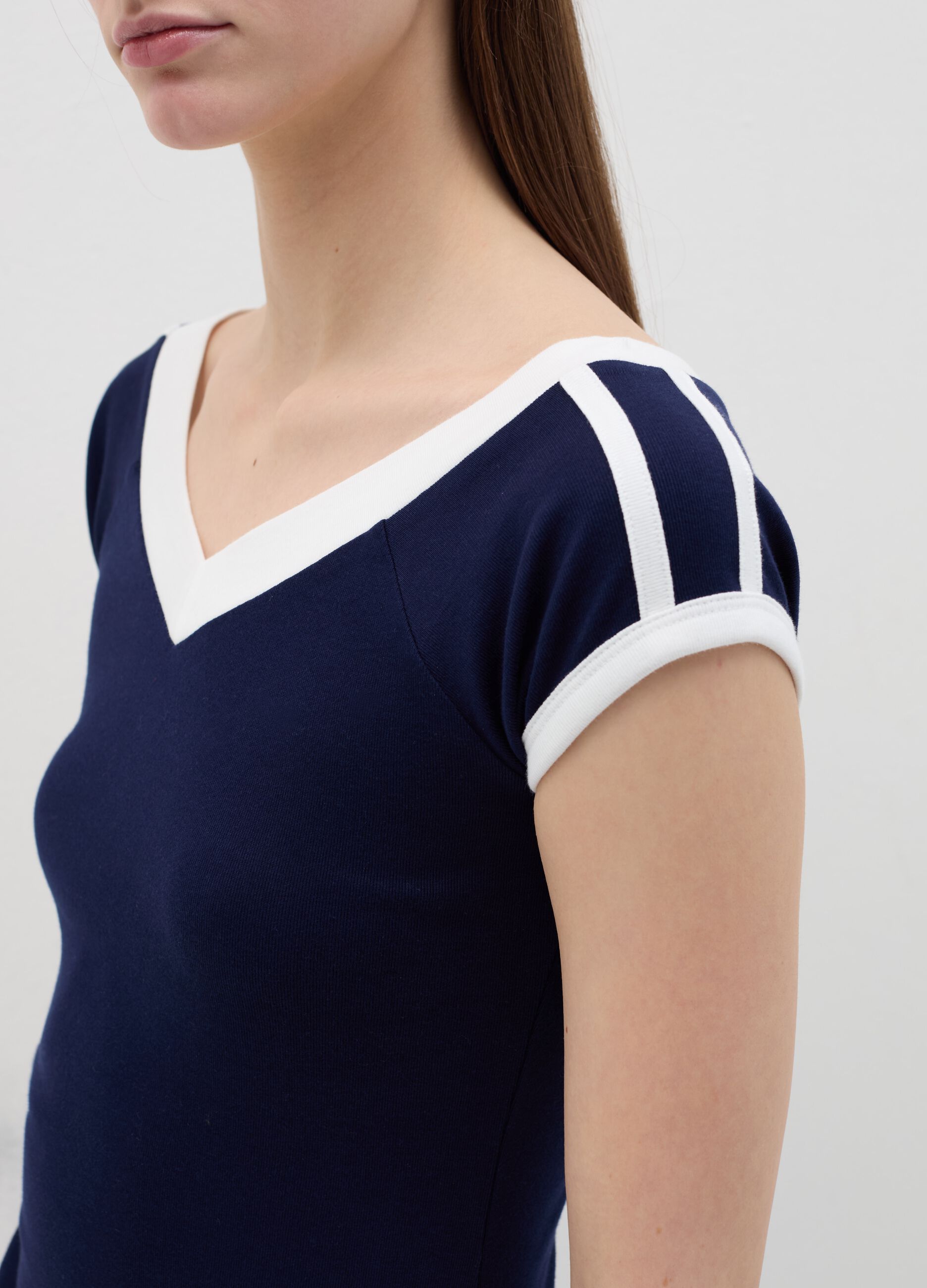 T-shirt with side bands