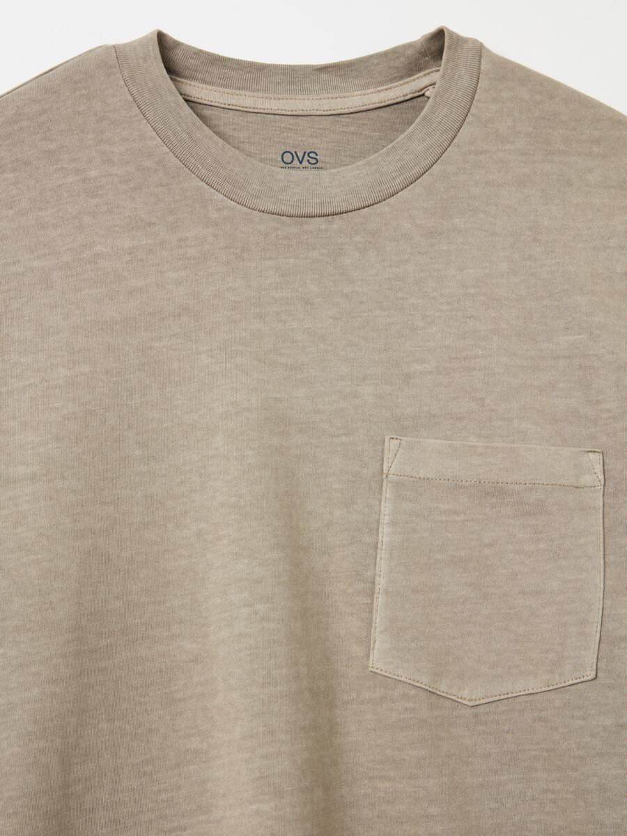 Cotton T-shirt with pocket and long sleeves_5