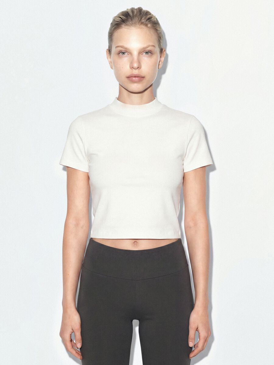 White fitted stretch-cotton T-shirt with high neck_0