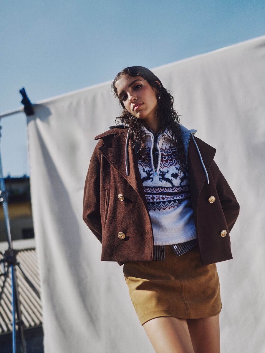 Cappotto marrone con cappuccio e vestibilità over_0