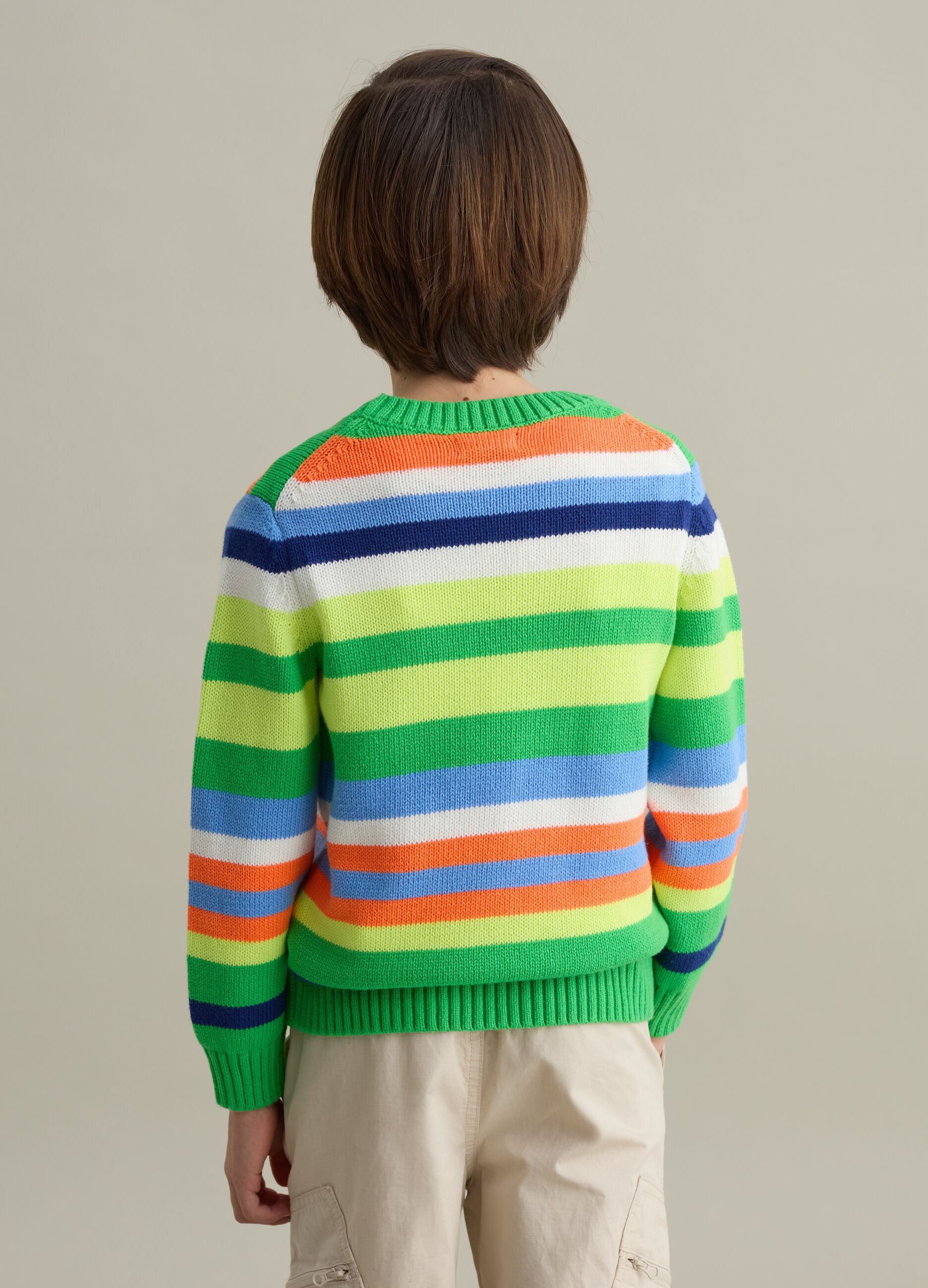 Pullover in fantasia a righe multicolore 