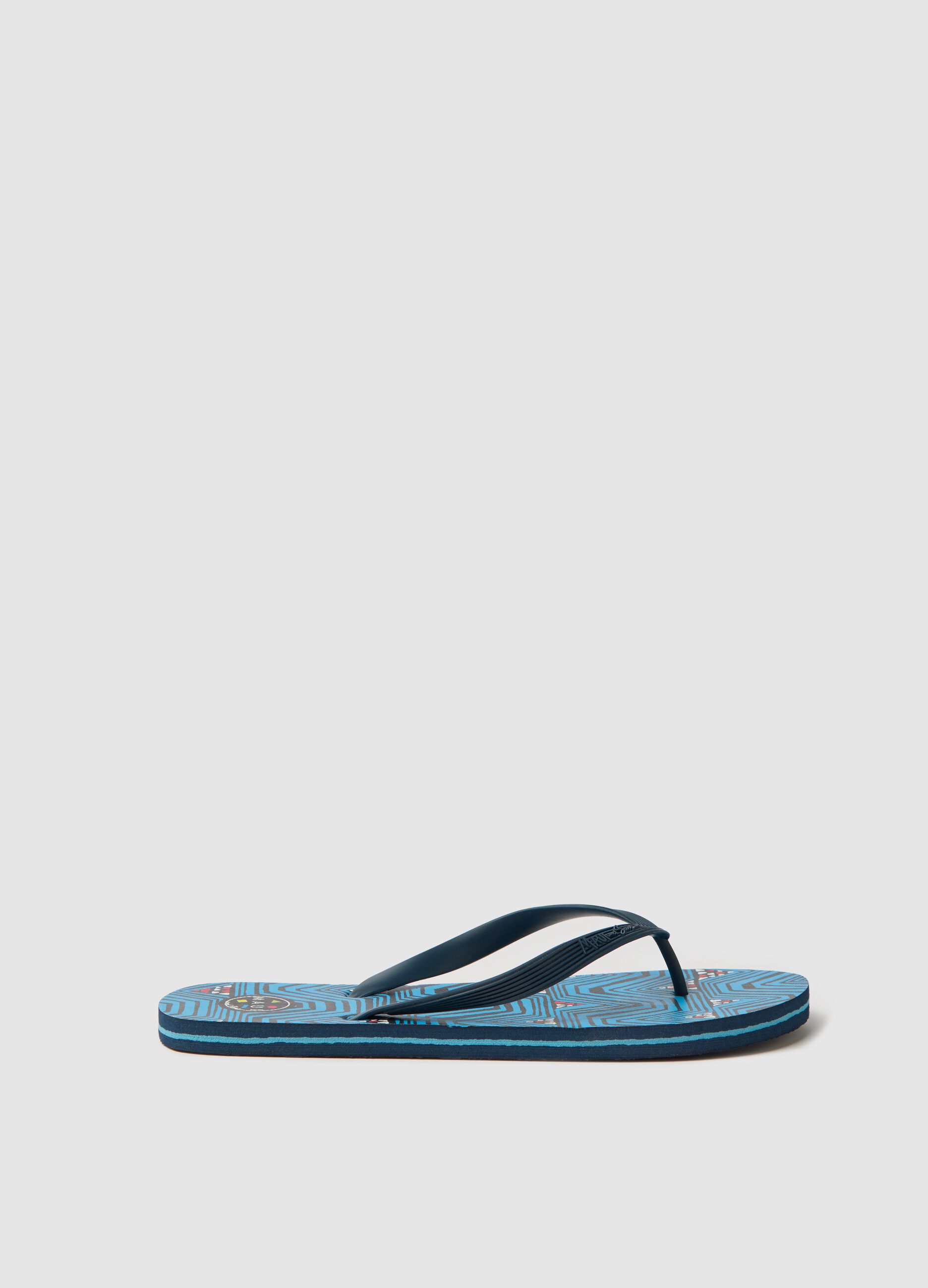 Maui and Sons blue flip flops with geometric motif