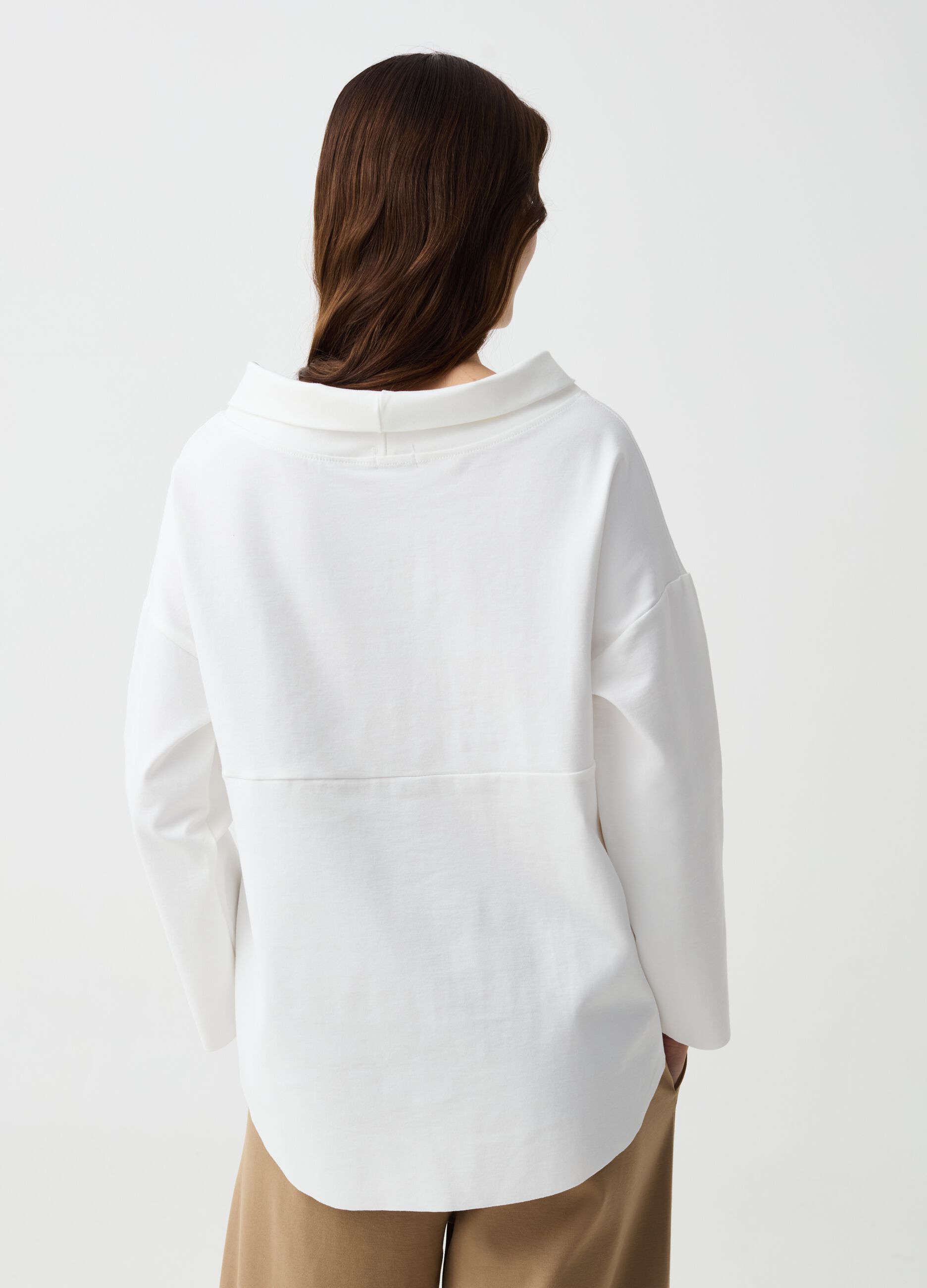 Blouse with boat neck and fold