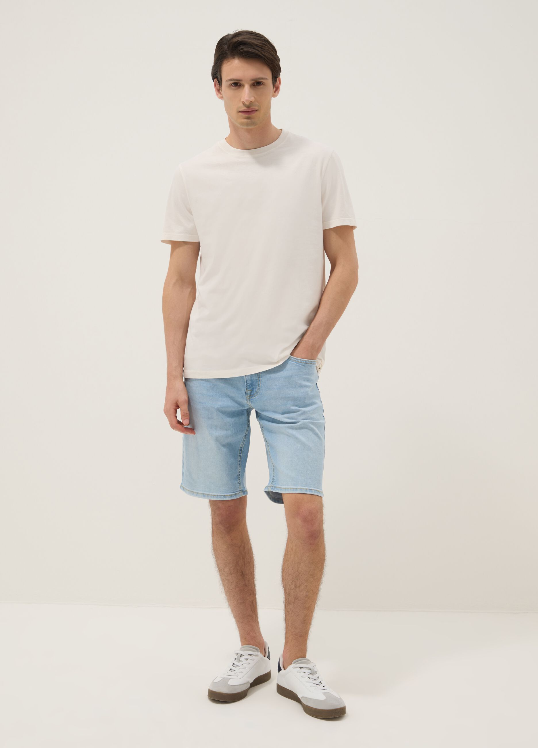 T-shirt beige in puro cotone a maniche corte regular fit